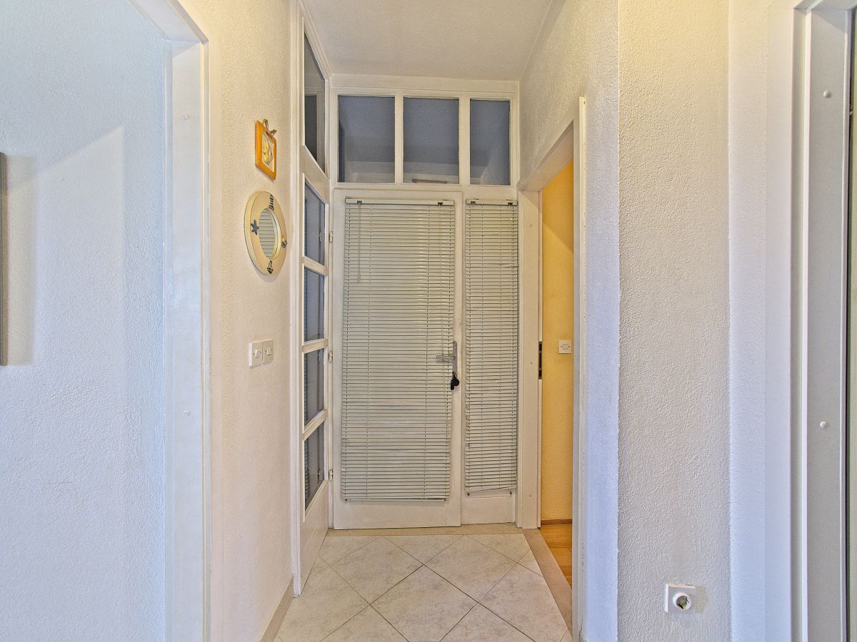 Two bedroom apartment with terrace and sea view Postira, Brač  A-a