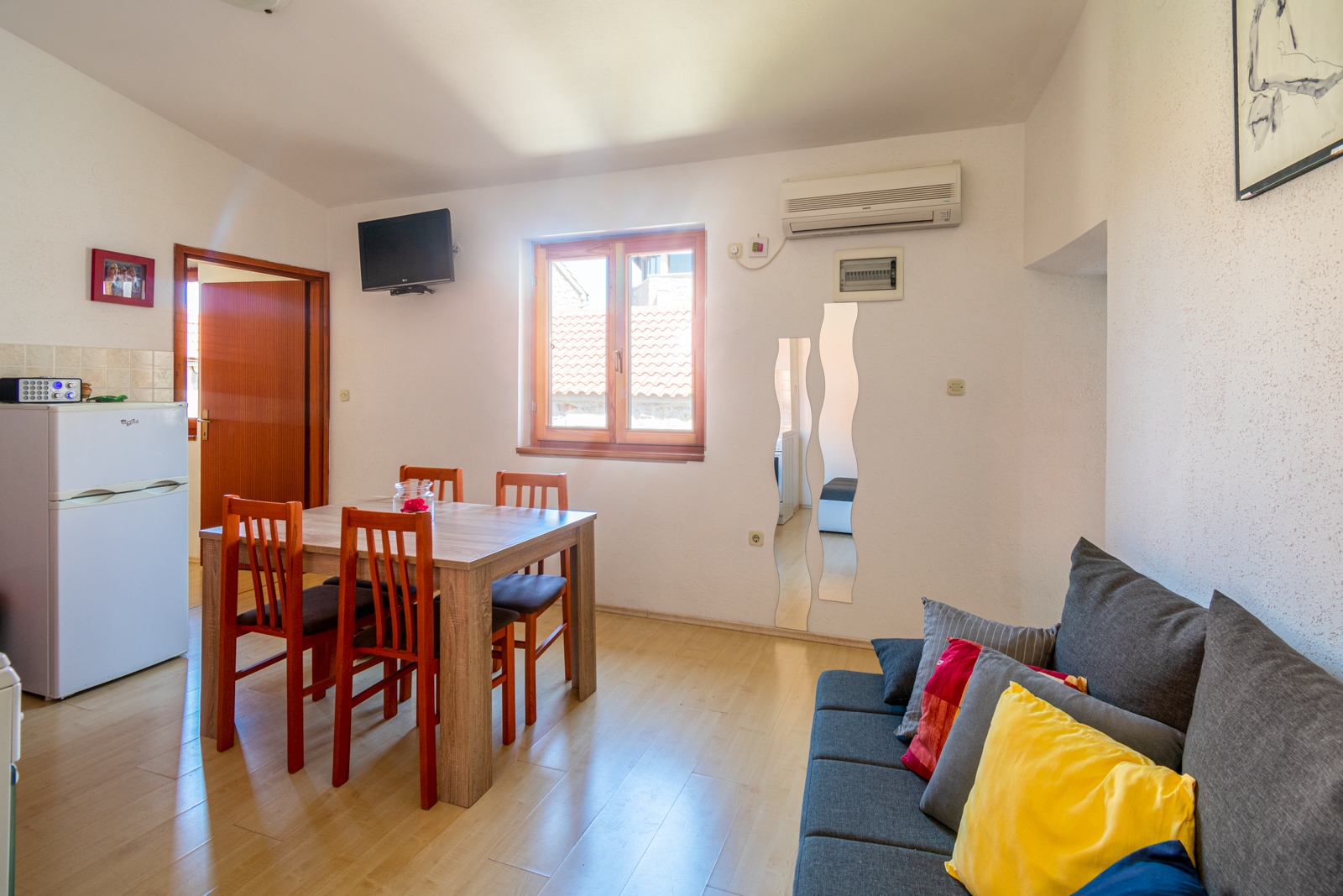 Two bedroom apartment with air-conditioning Kukljica (Ugljan) (A-11584-a) Two bedroom apartment with air-conditioning Kukljica (Ugljan) (A-11584-a)