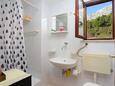 Podaca, Bathroom in the apartment, WiFi.