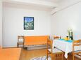 Podaca, Living room in the apartment, air condition available and WiFi.