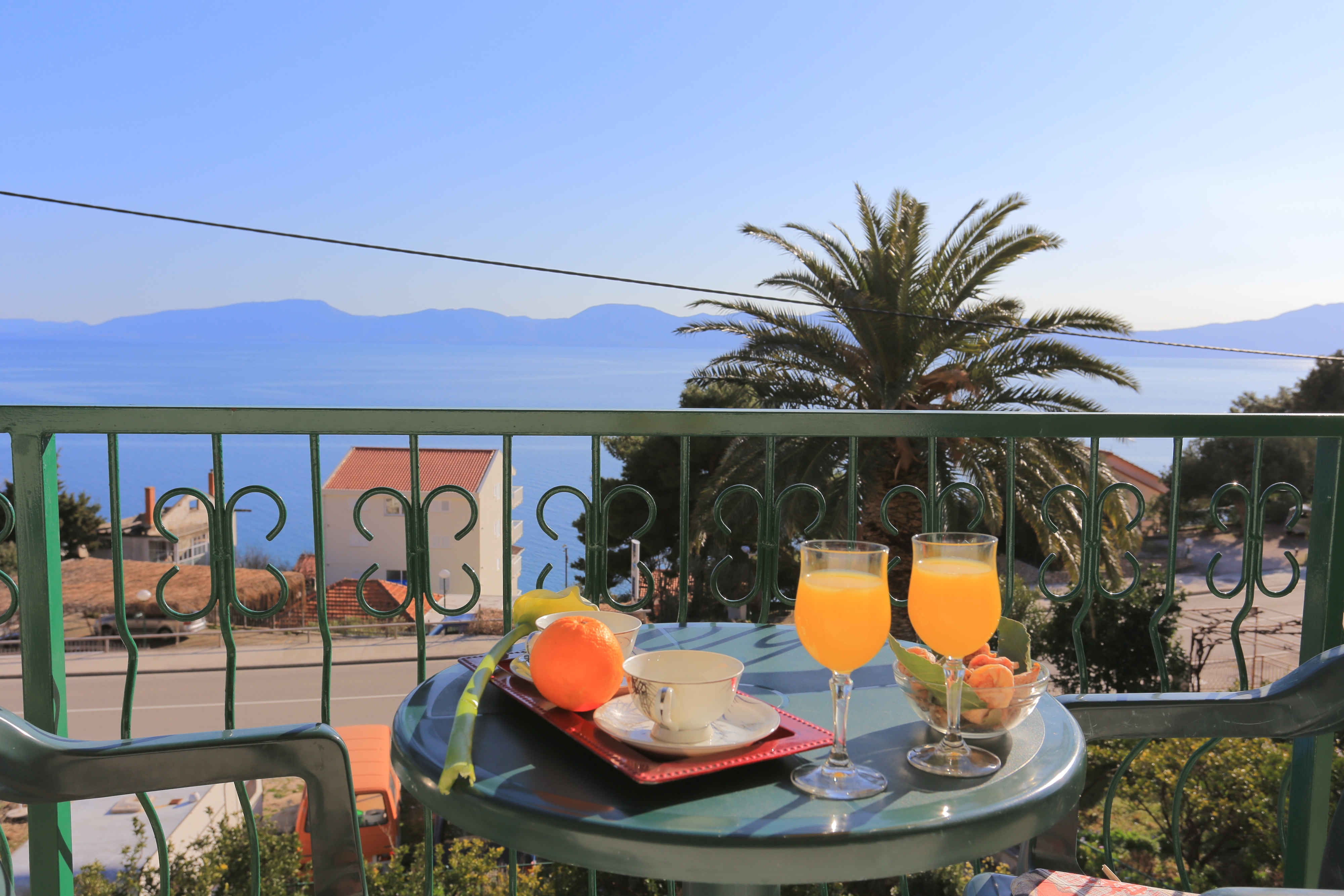 One bedroom apartment with balcony and sea view Podaca, Makarska  A-c