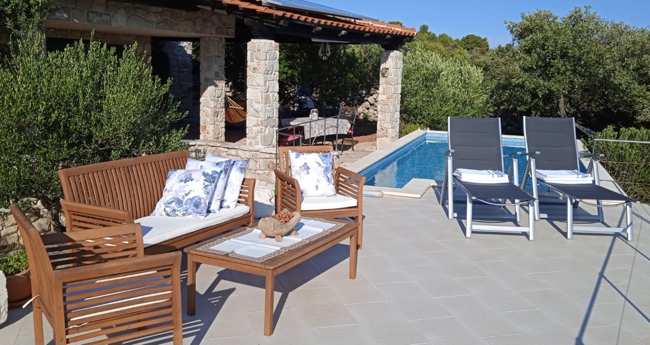 Two bedroom house near beach Cove Pernatice, Drvenik (K-11590) Two bedroom house near beach Cove Pernatice, Drvenik (K-11590)