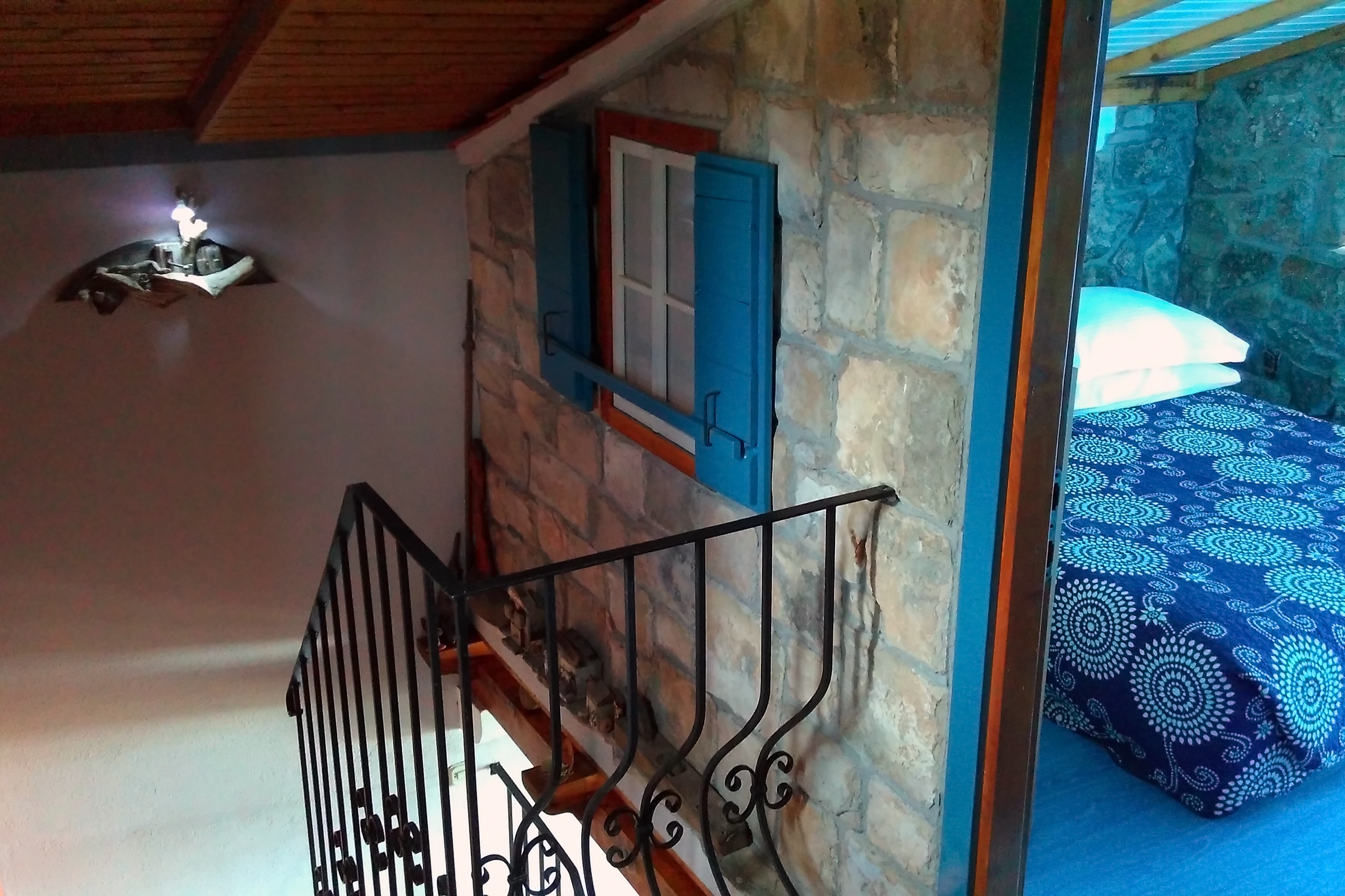 Two bedroom house near beach Cove Pernatice, Drvenik  K
