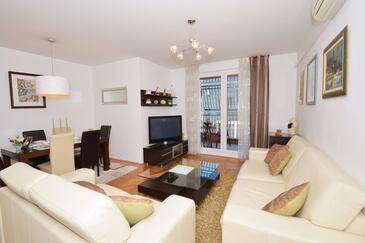 Living room Split, Living room in the apartment, dostupna klima, dopusteni kucni ljubimci i WIFI.