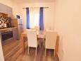 Dining room Fažana, Dining room in the apartment, (pet friendly) and WiFi.