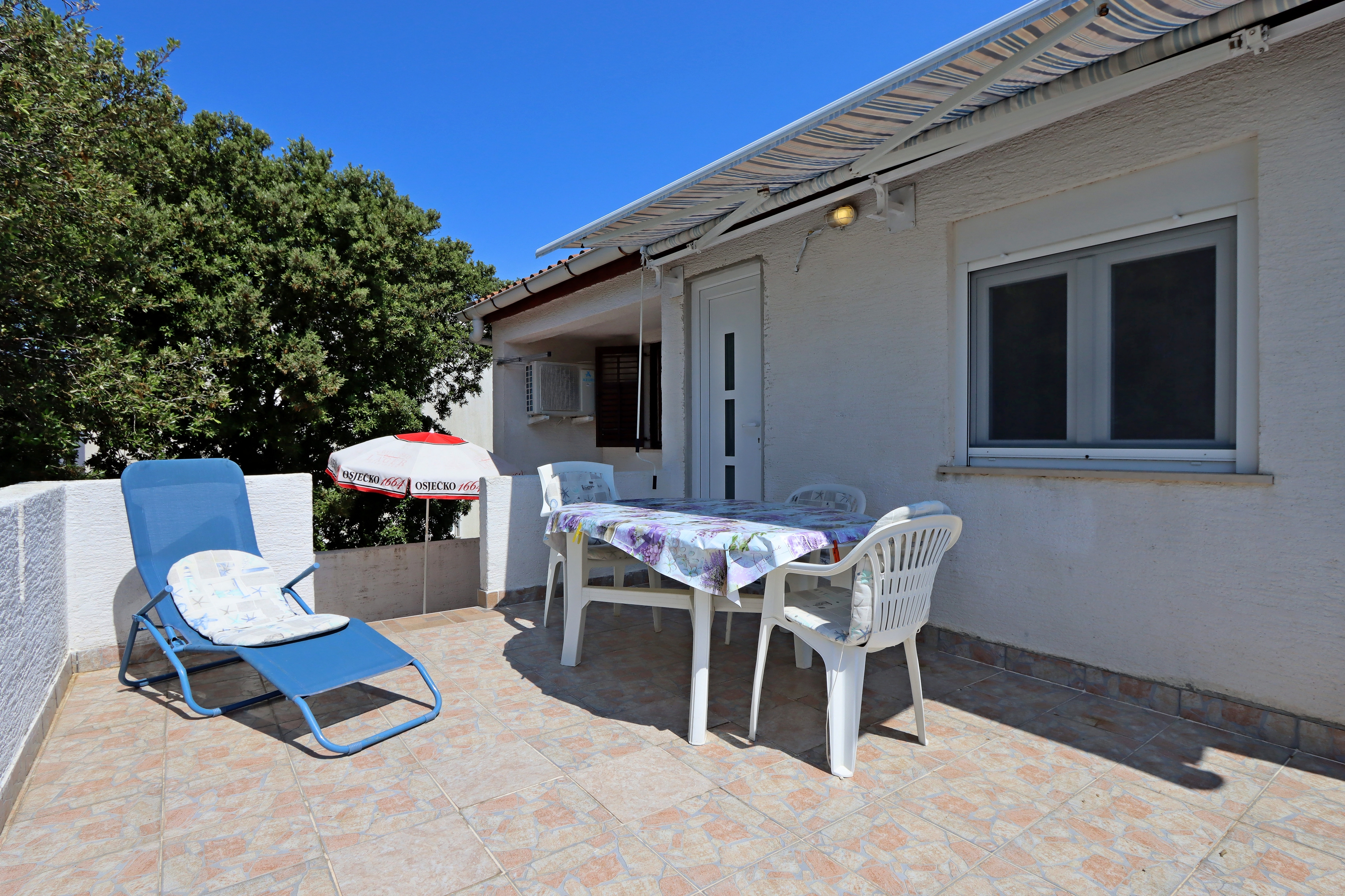 Two bedroom apartment with terrace Mandre, Pag (A-11600-a) Two bedroom apartment with terrace Mandre, Pag (A-11600-a)