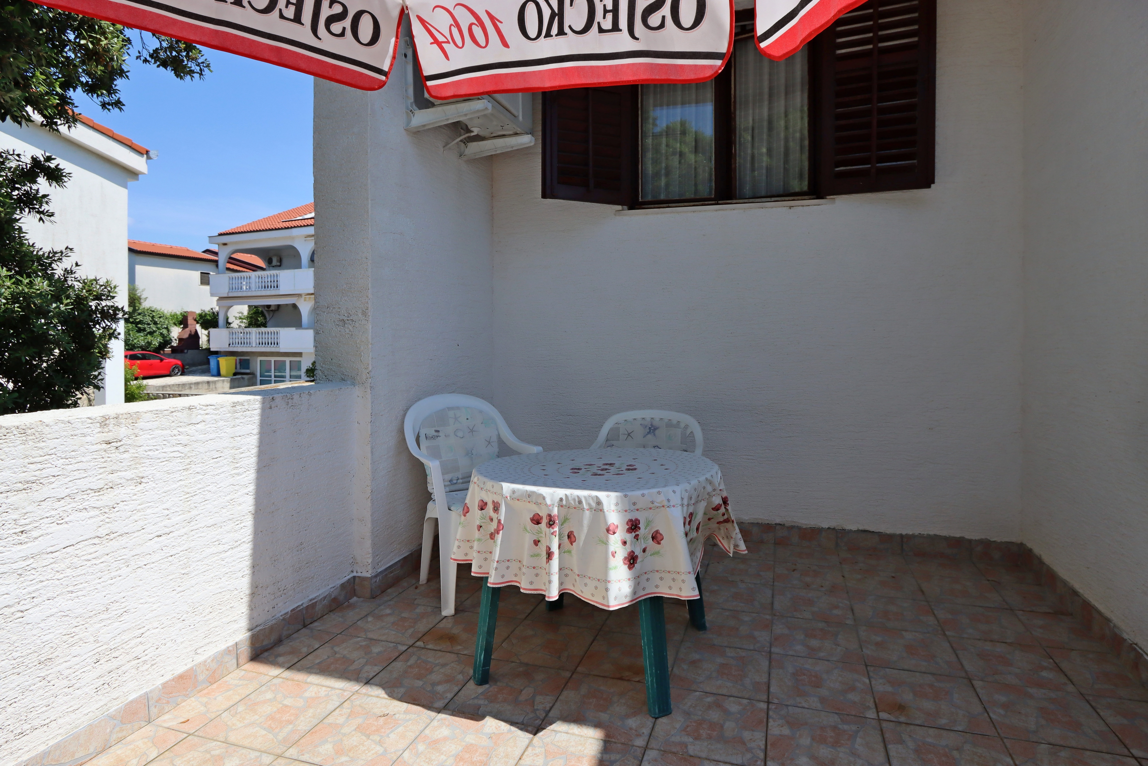 Two bedroom apartment with terrace Mandre, Pag  A-a