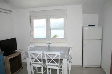 Dining room Marina, Dining room in the apartment, dostupna klima, dopusteni kucni ljubimci i WIFI.