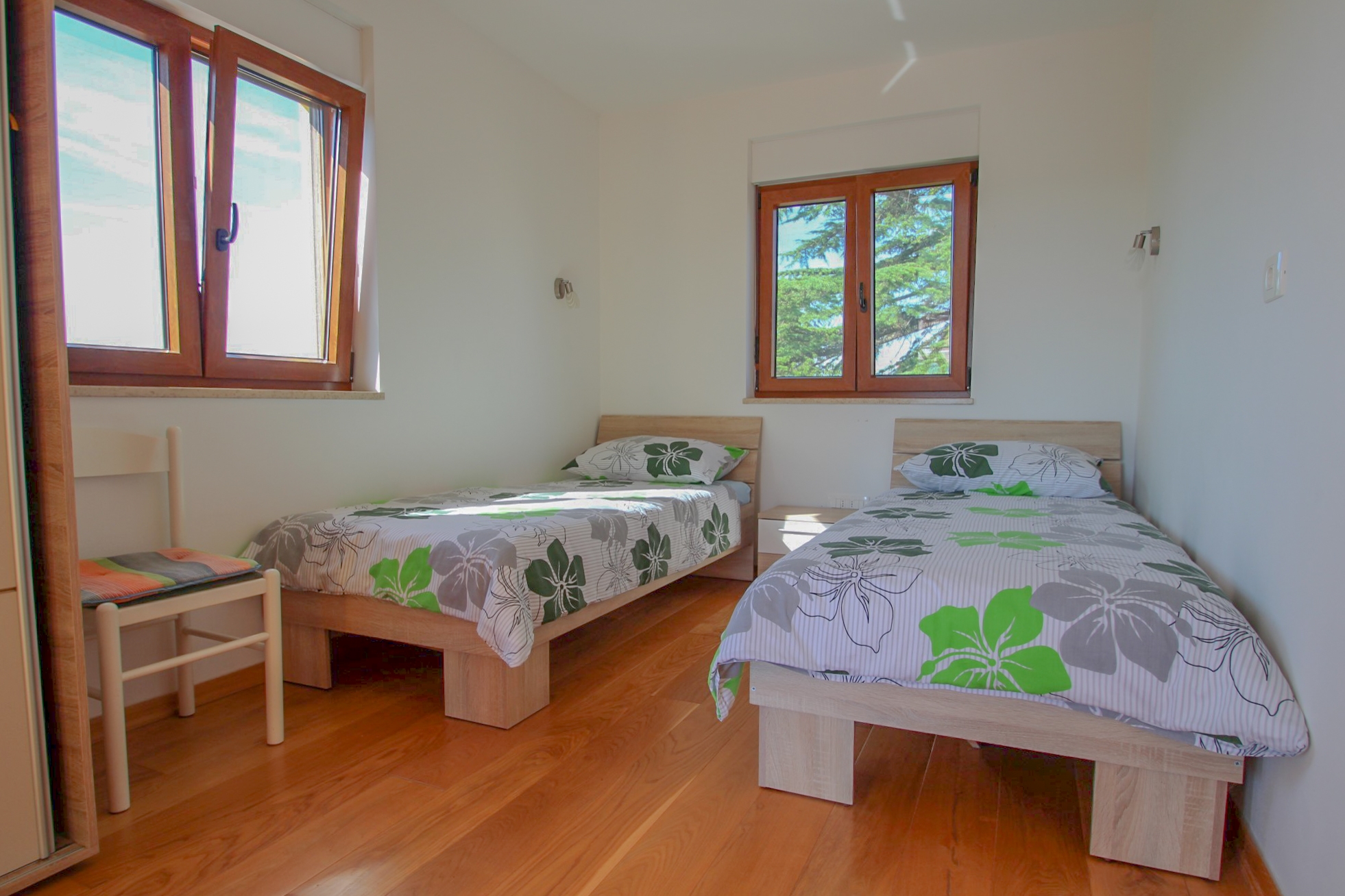 Two bedroom house with terrace Dajla, Novigrad  K