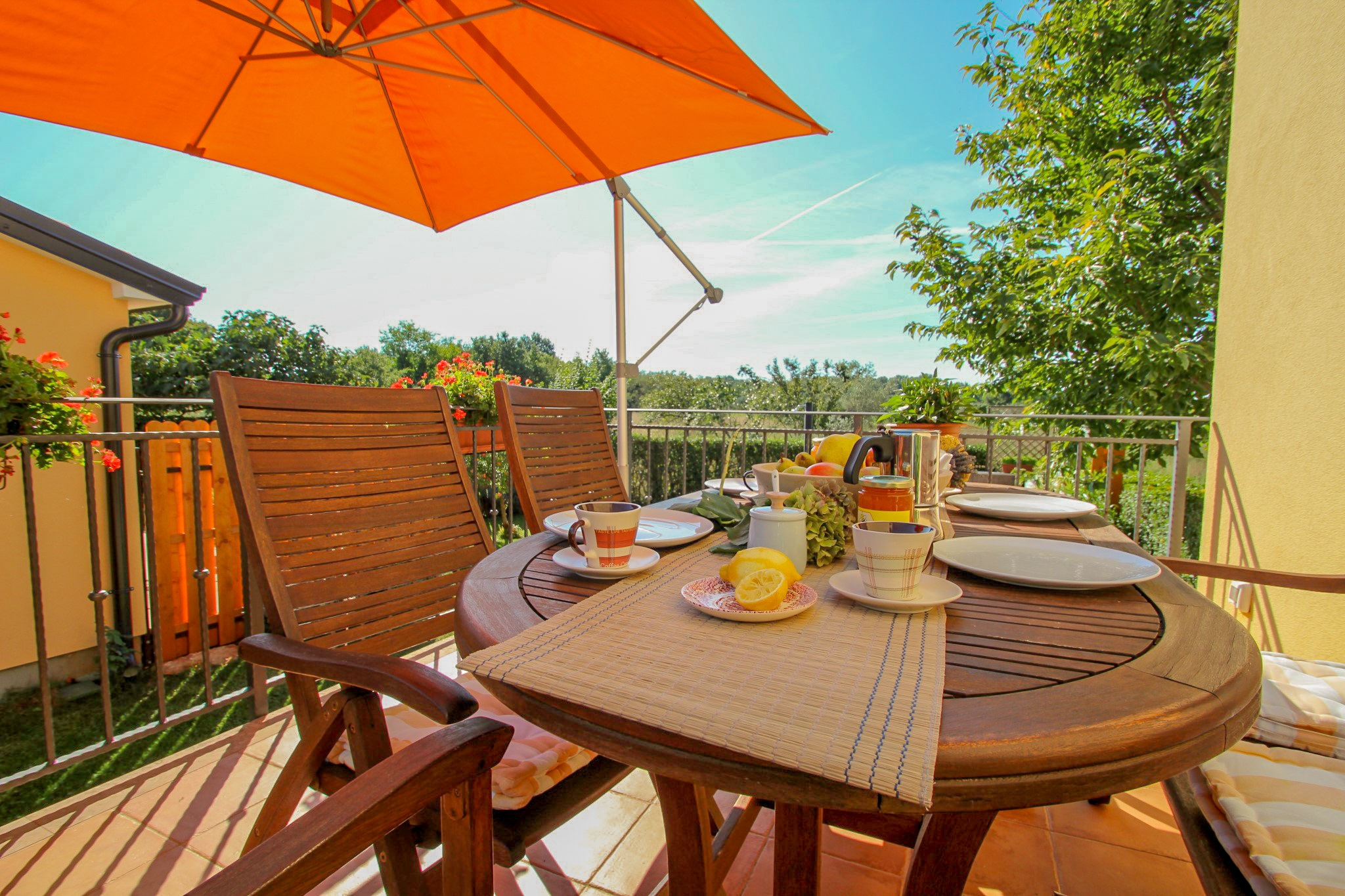 Two bedroom house with terrace Dajla, Novigrad  K