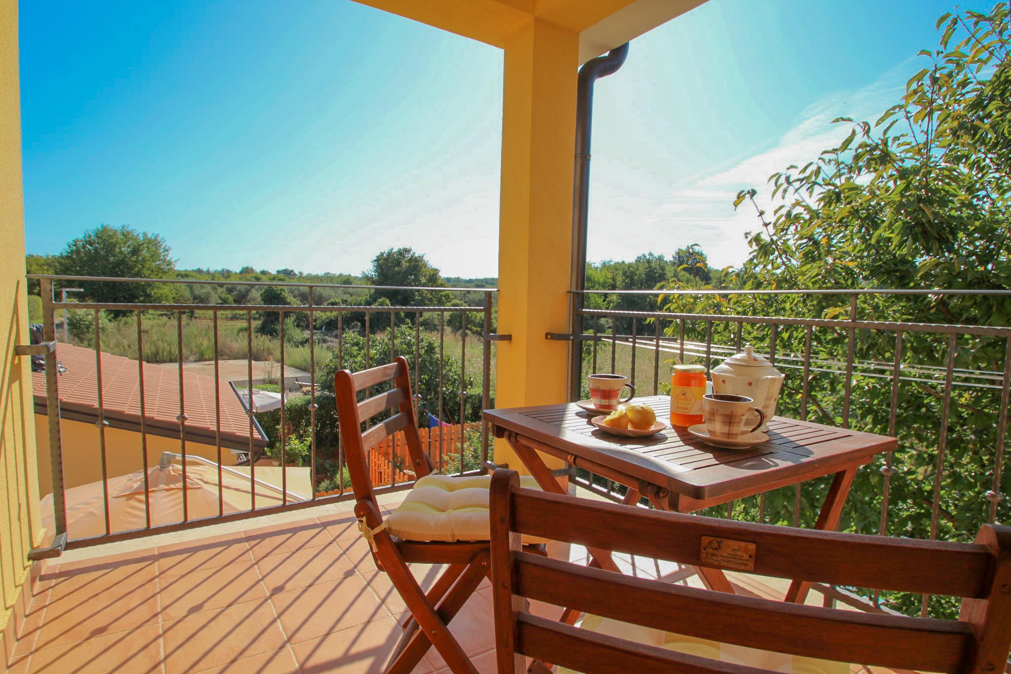 Two bedroom house with terrace Dajla, Novigrad  K