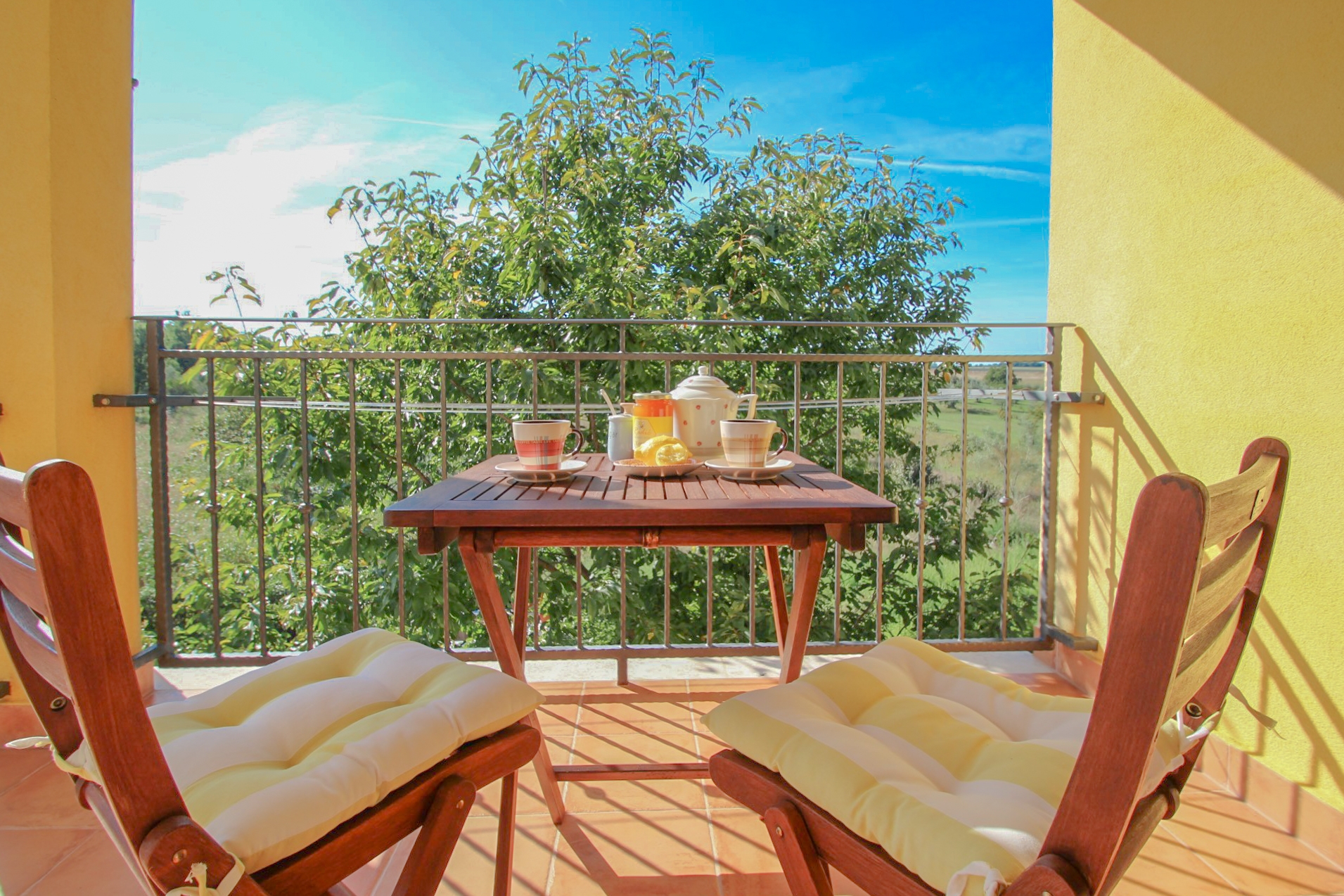 Two bedroom house with terrace Dajla, Novigrad  K