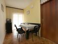 Salle à manger Vodice, Salle à manger dans l’hébergement en type apartment, WiFi.