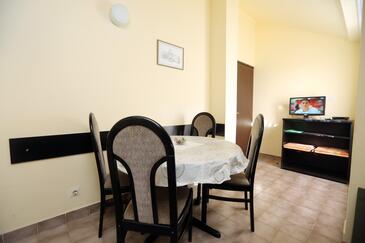 Dining room Vodice, Dining room in the apartment, dopusteni kucni ljubimci i WIFI.