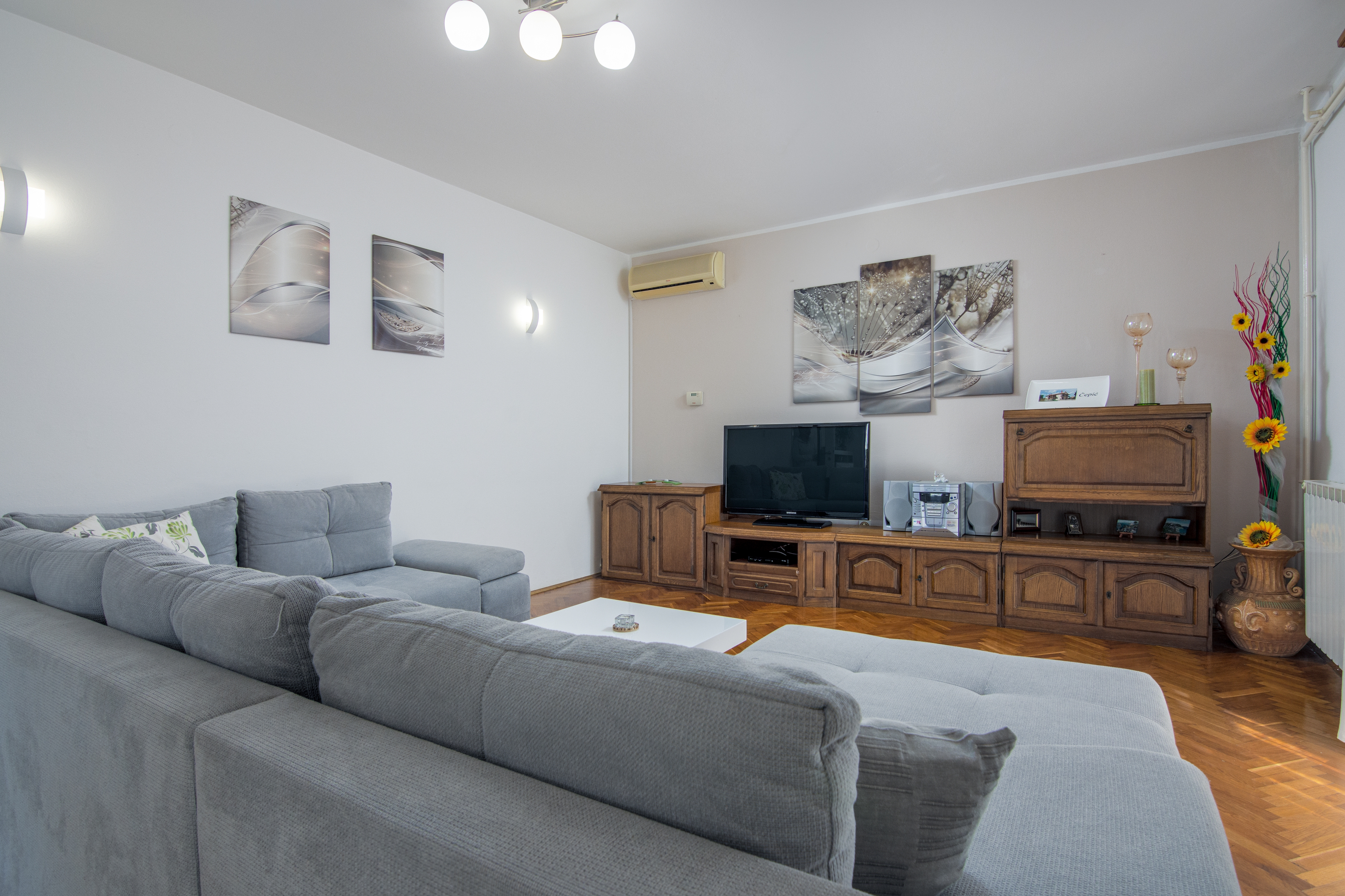 Three bedroom apartment with terrace Čepić, Central Istria - Središnja Istra (A-11636-a) Three bedroom apartment with terrace Čepić, Central Istria - Središnja Istra (A-11636-a)