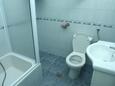 Kupaonica Vinišće, Kupaonica u smještaju tipa apartment, kućni ljubimci dozvoljeni i WiFi.