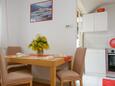 Dining room Split, Dining room in the apartment, dostupna klima i WIFI.