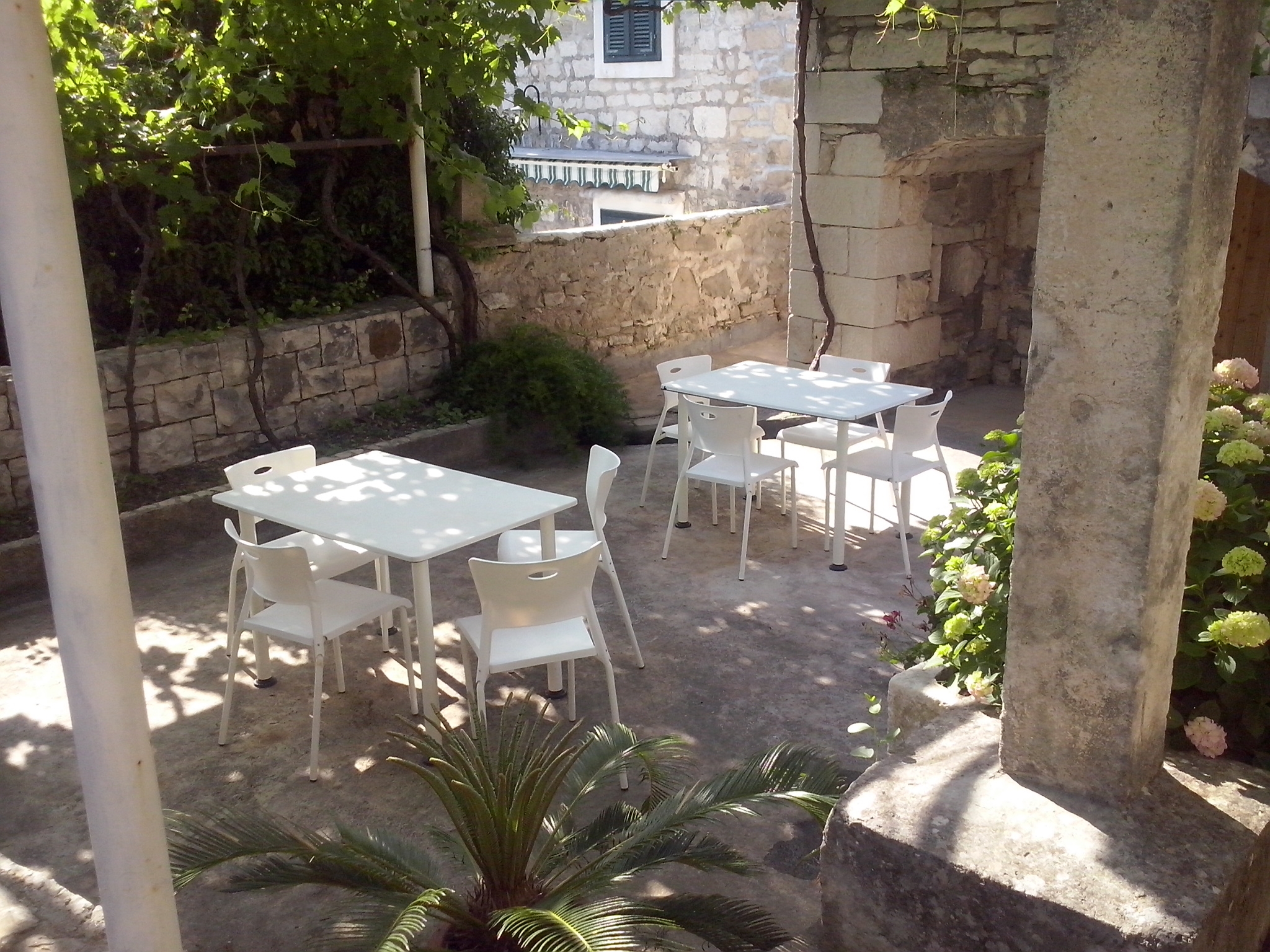 One bedroom apartment with air-conditioning Sumartin, Brač (A-11658-b)