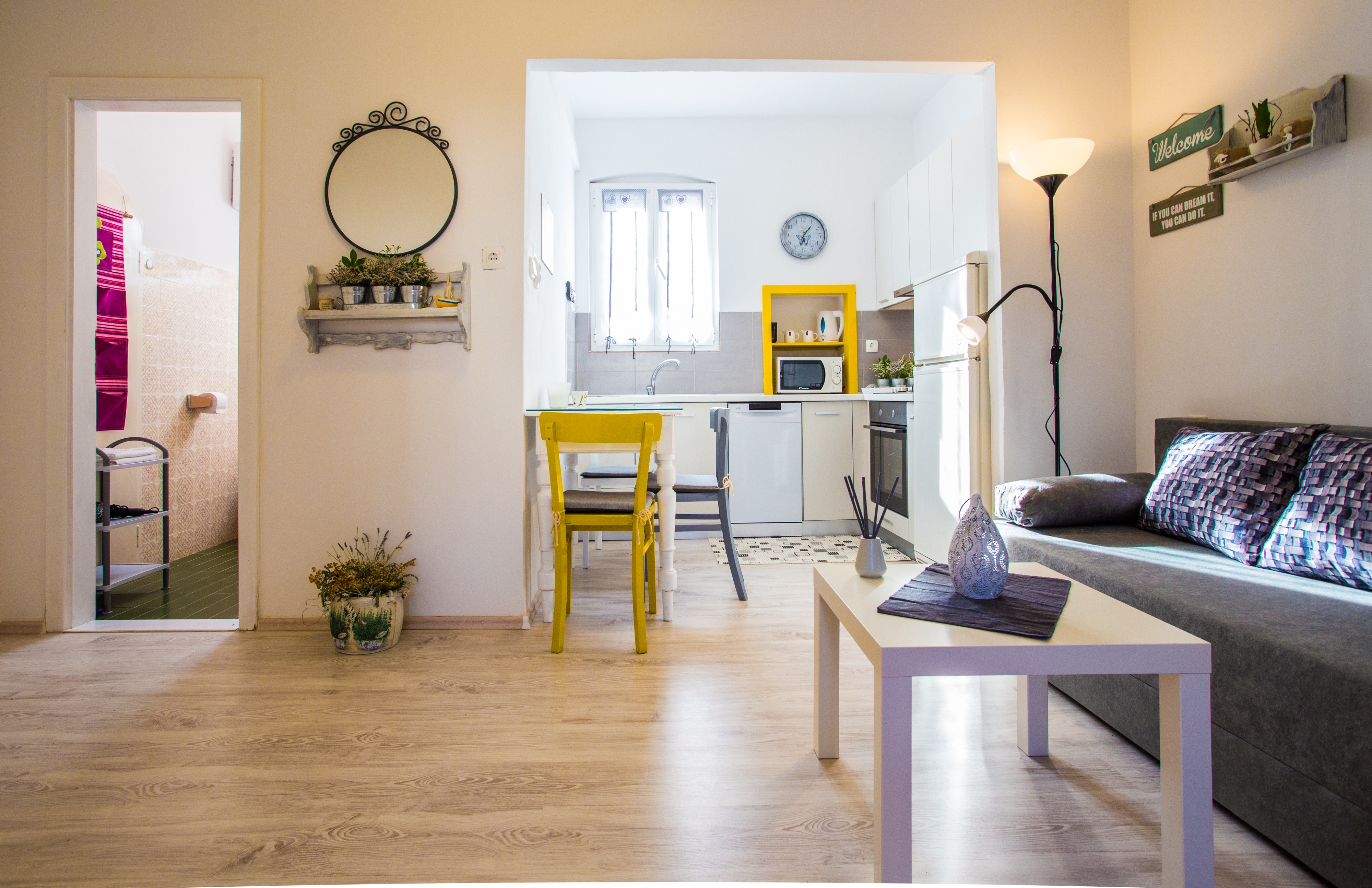 One bedroom apartment with terrace Komiža (Vis) (A-11671-a)