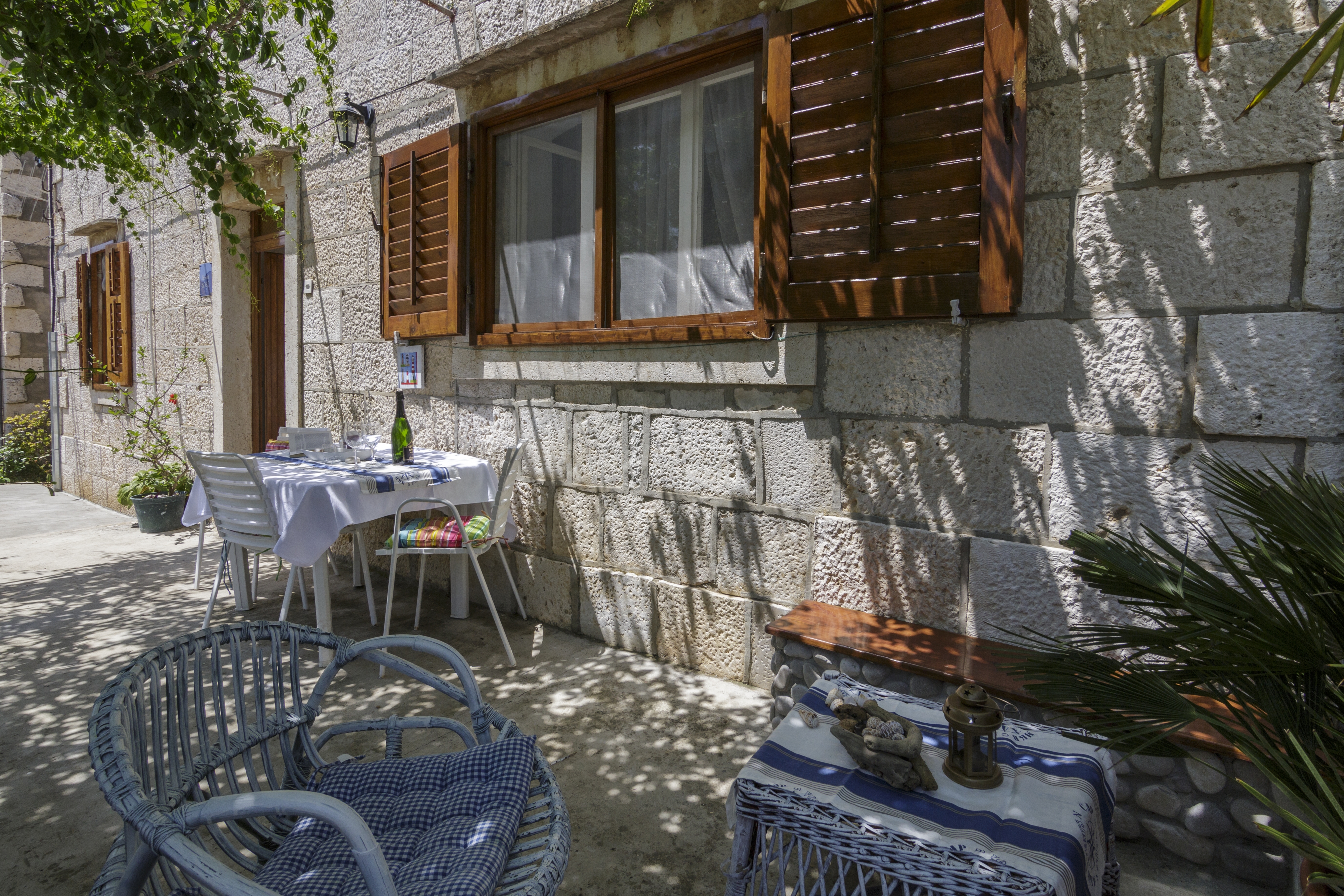 One bedroom apartment with terrace Komiža, Vis  A-a