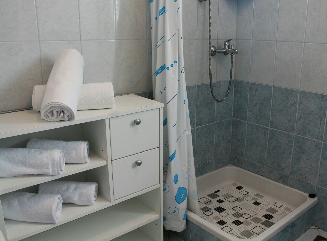 Two bedroom apartment with terrace Lukoran, Ugljan  A-a