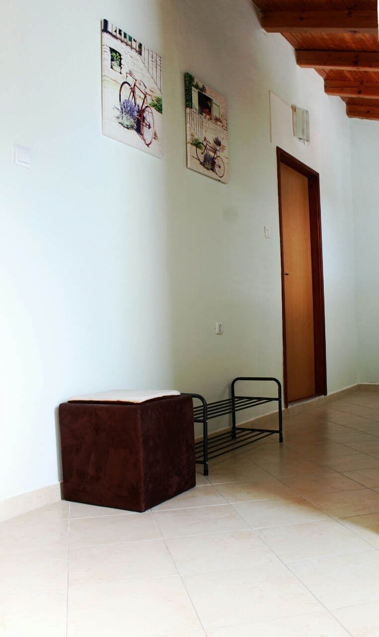 Two bedroom apartment with terrace Lukoran, Ugljan  A-a