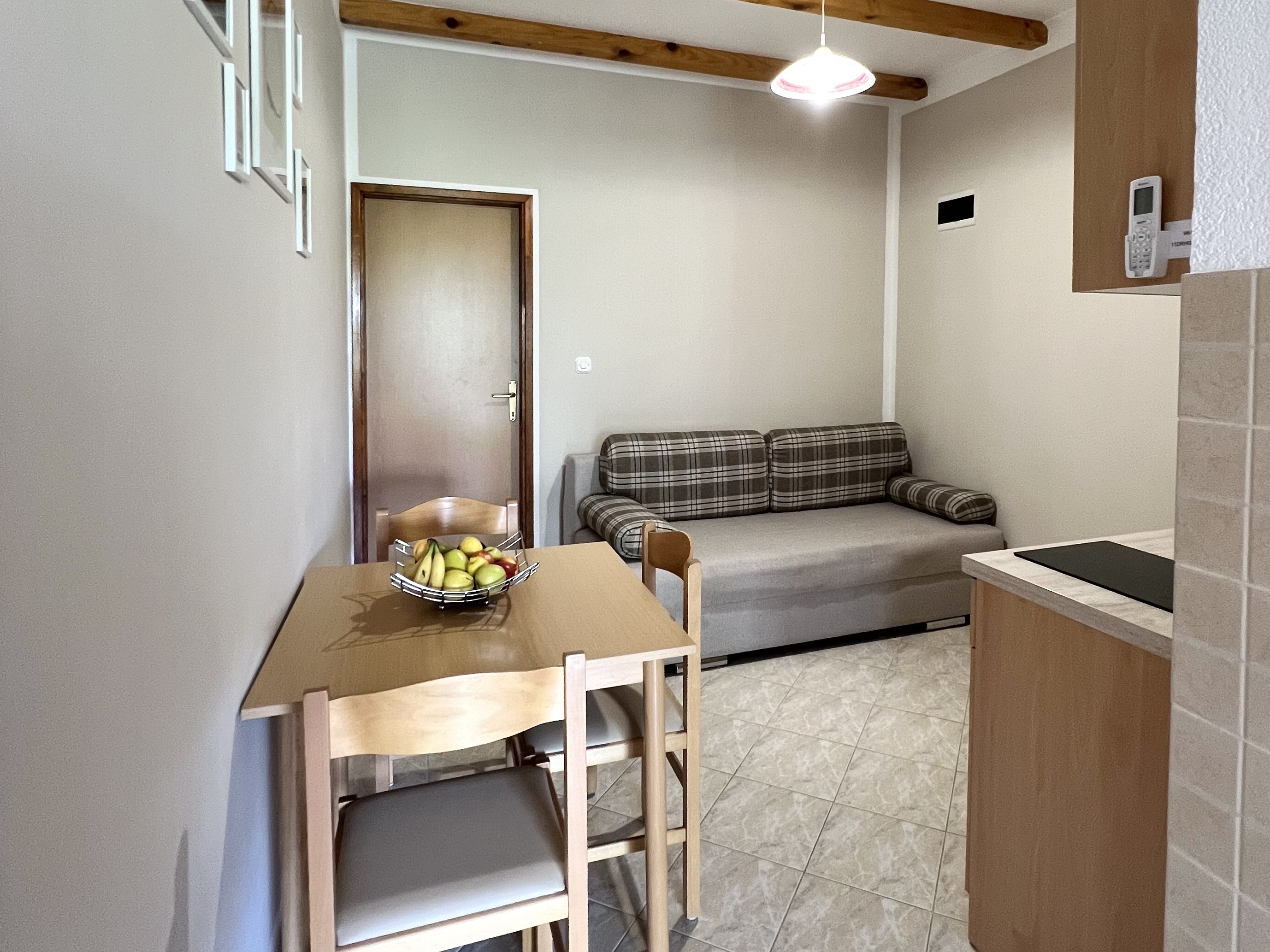 One bedroom apartment with air-conditioning Starigrad, Paklenica (A-11683-a)