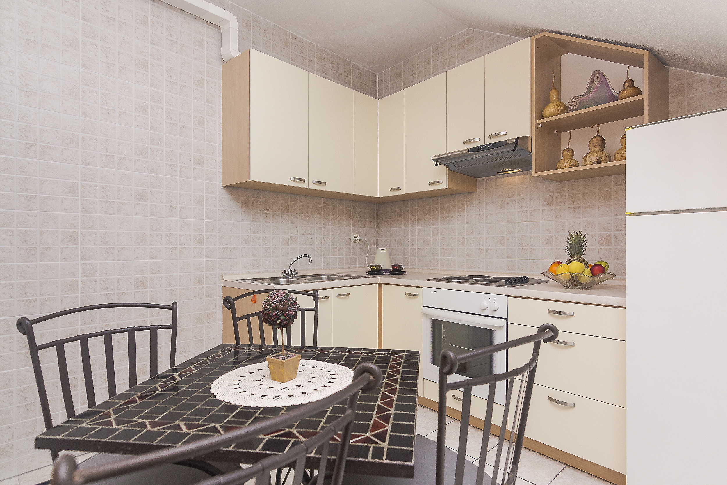 One bedroom apartment with terrace and sea view Brela (Makarska) (A-11687-a) One bedroom apartment with terrace and sea view Brela (Makarska) (A-11687-a)