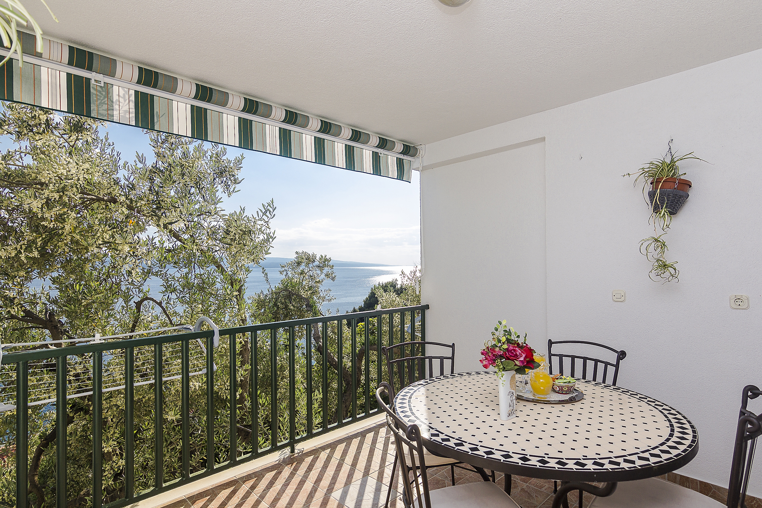 One bedroom apartment with terrace and sea view Brela, Makarska  A-a