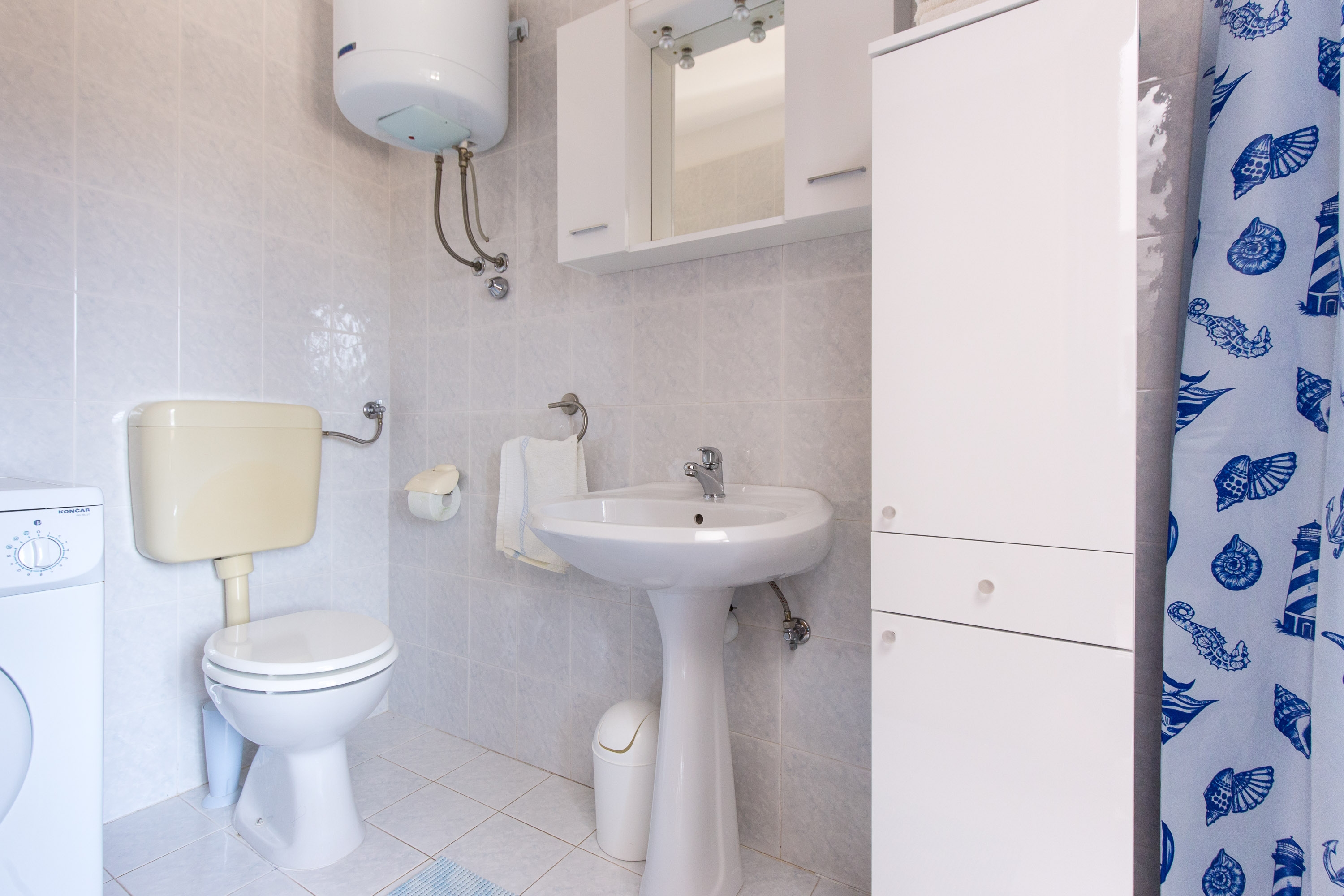 One bedroom apartment with balcony and sea view Novi Vinodolski  A-b
