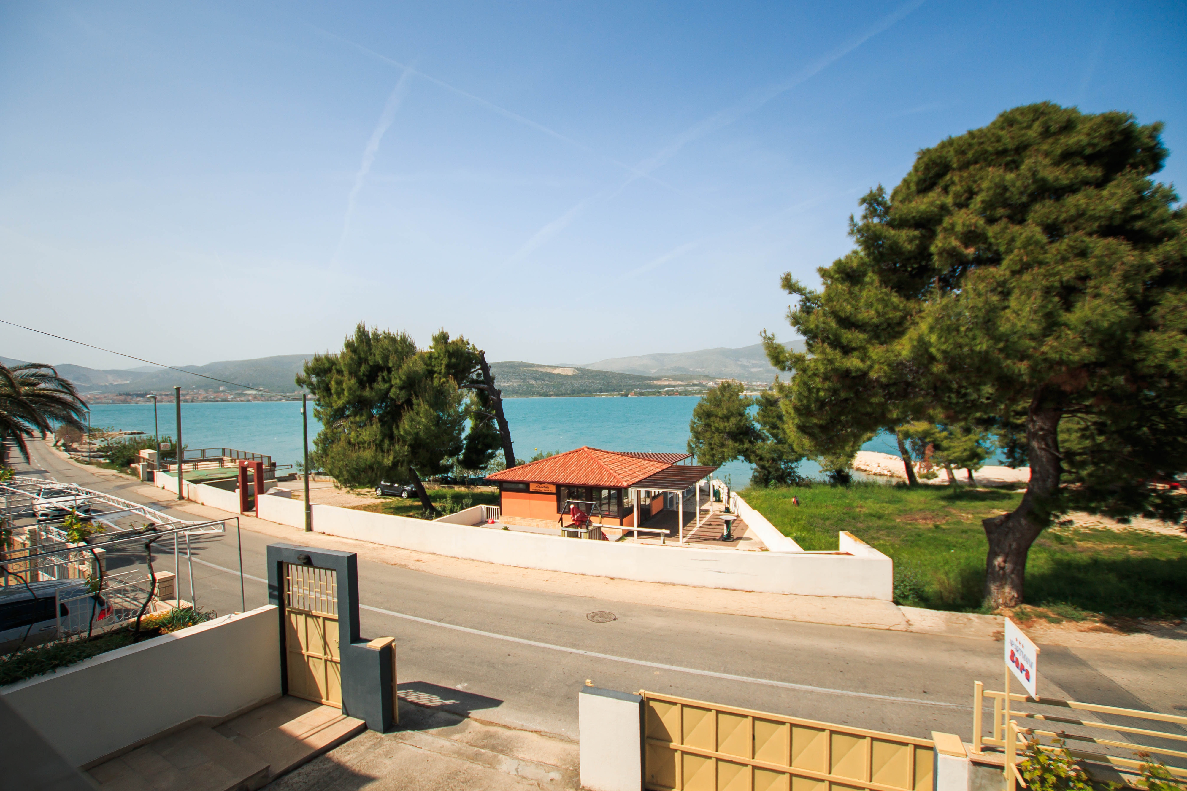 Two bedroom apartment near beach Mastrinka, Čiovo  A-a