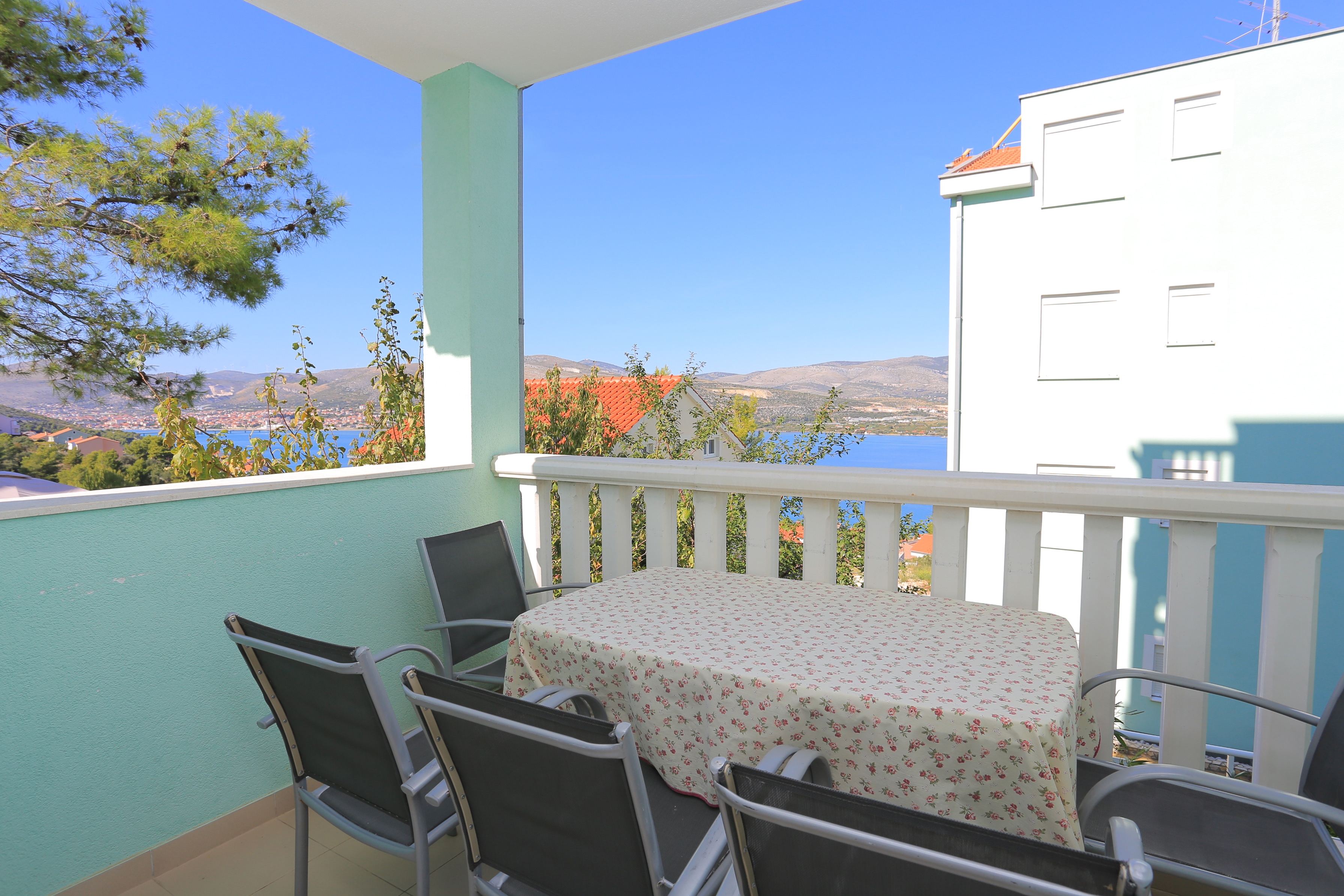 Two bedroom apartment with terrace and sea view Mastrinka, Čiovo  A-b