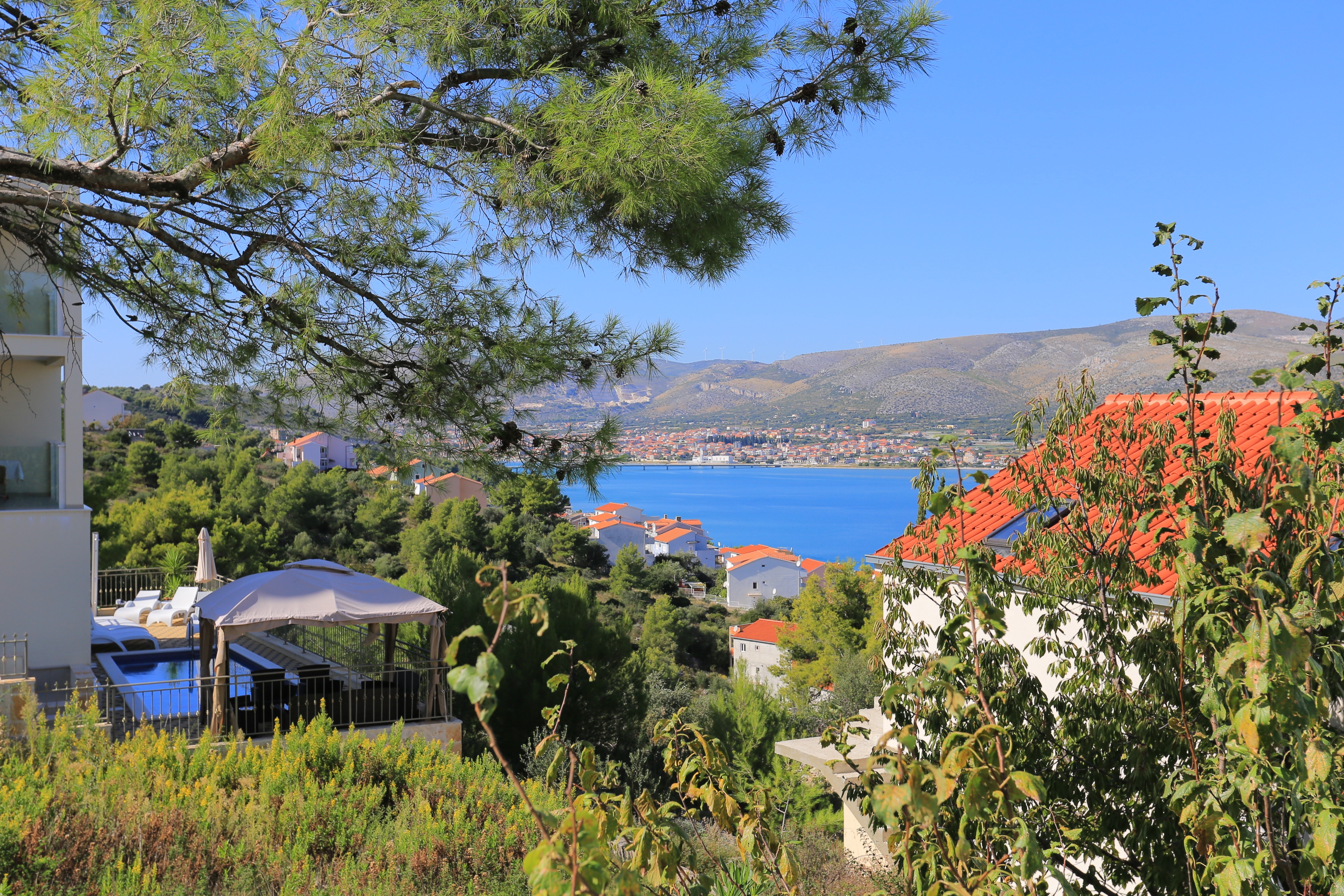 Two bedroom apartment with terrace and sea view Mastrinka, Čiovo  A-b
