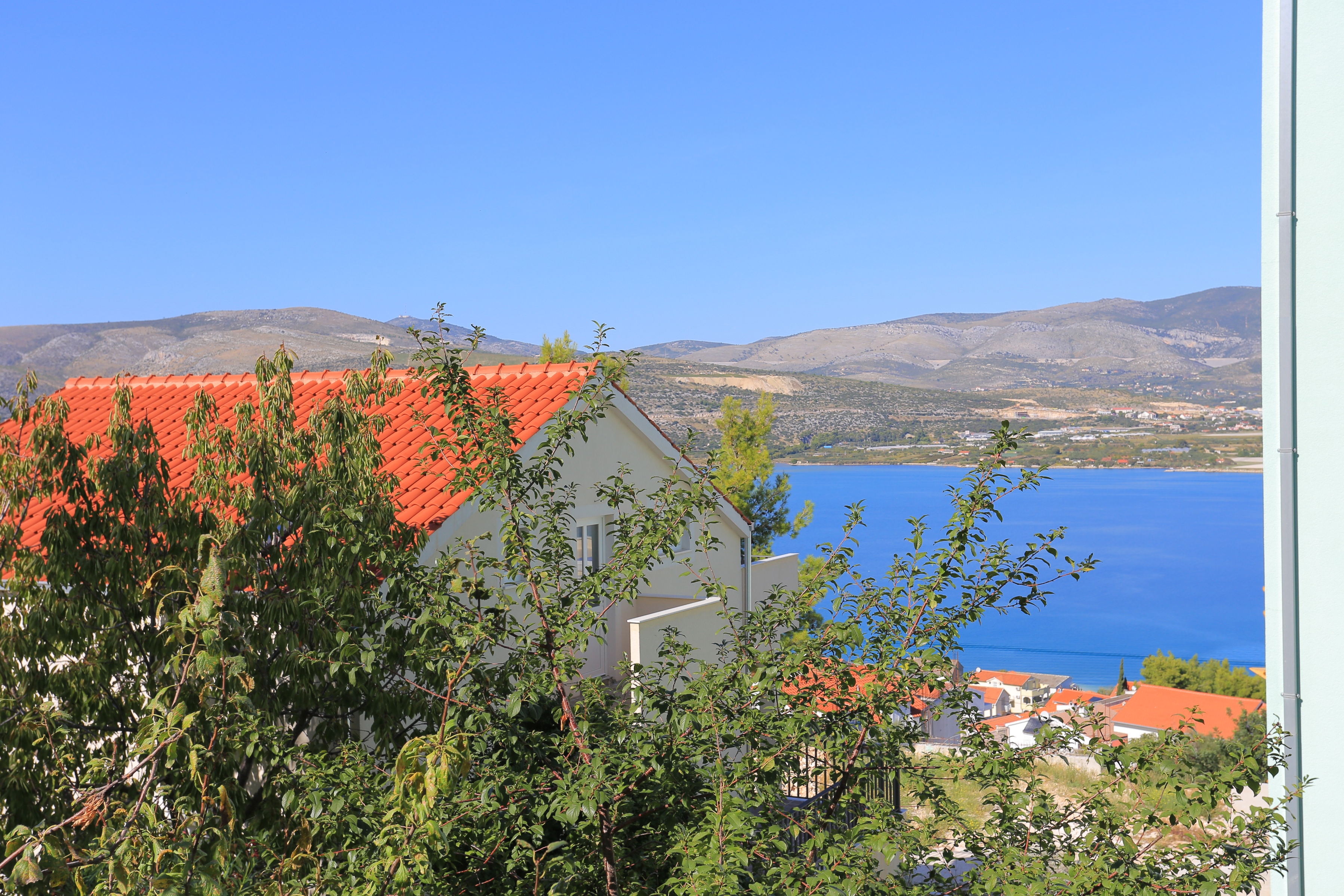 Two bedroom apartment with terrace and sea view Mastrinka, Čiovo  A-b