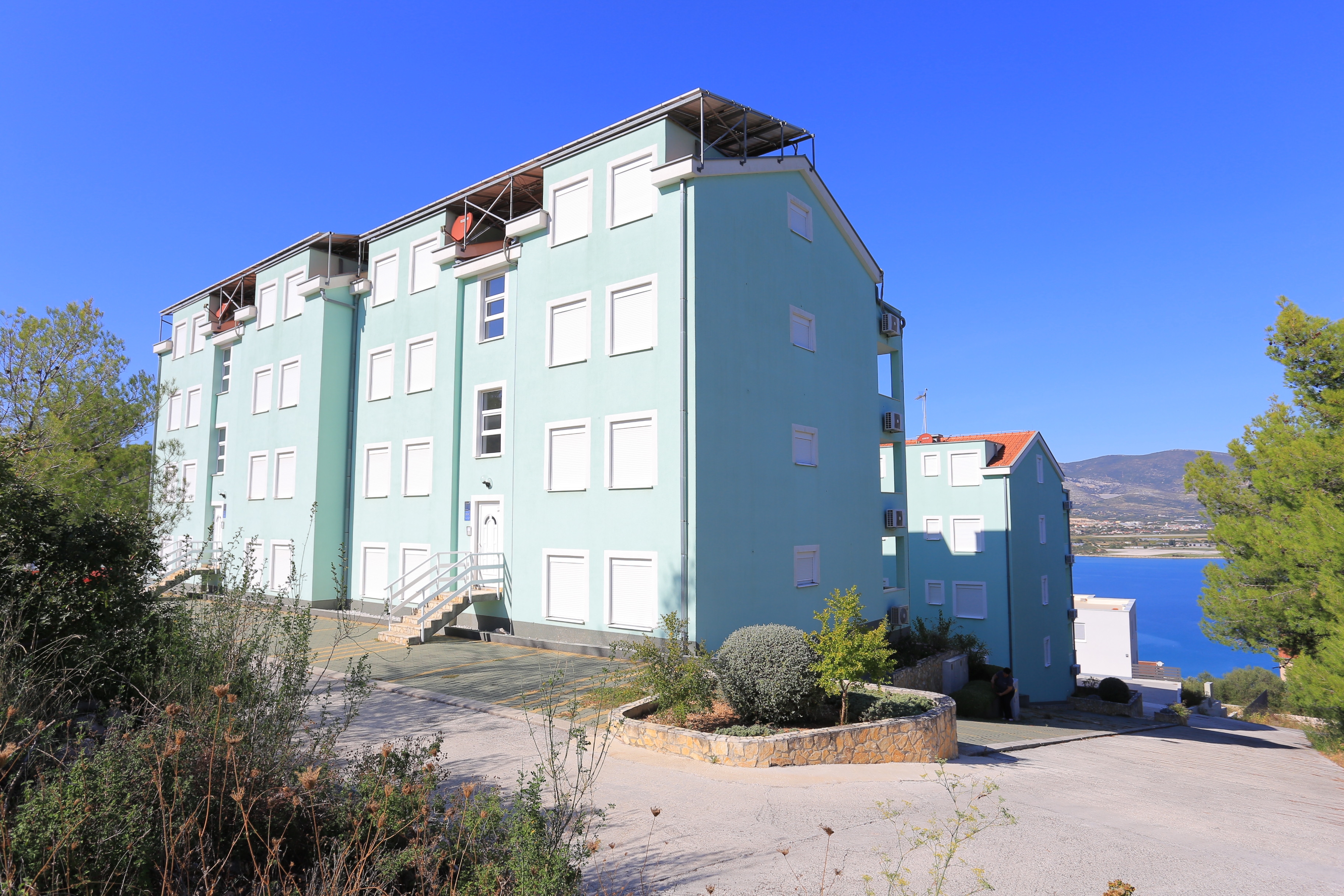 Two bedroom apartment with terrace and sea view Mastrinka, Čiovo (A-11717-b) Two bedroom apartment with terrace and sea view Mastrinka, Čiovo (A-11717-b)