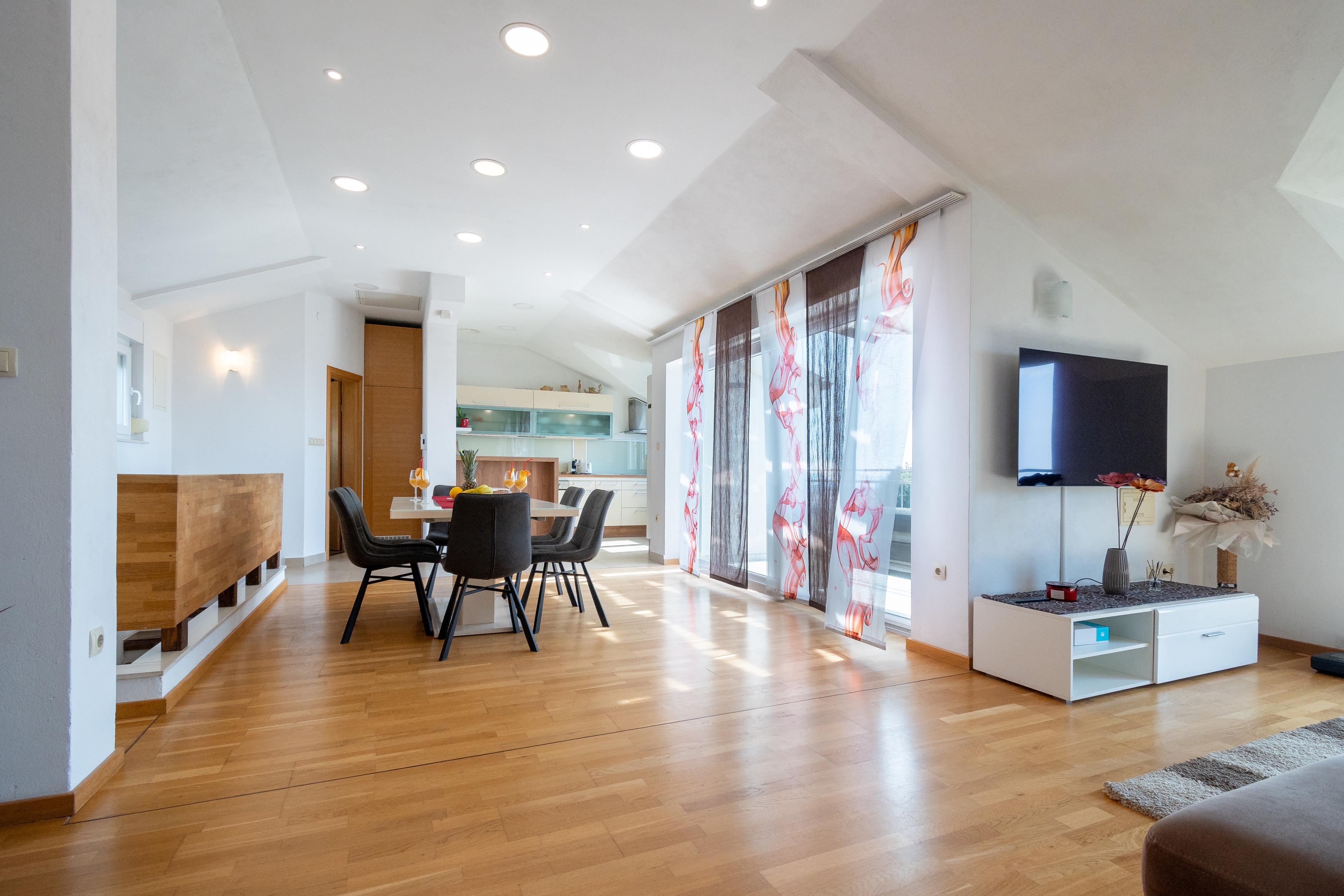 Three bedroom house with terrace and sea view Zadar  K