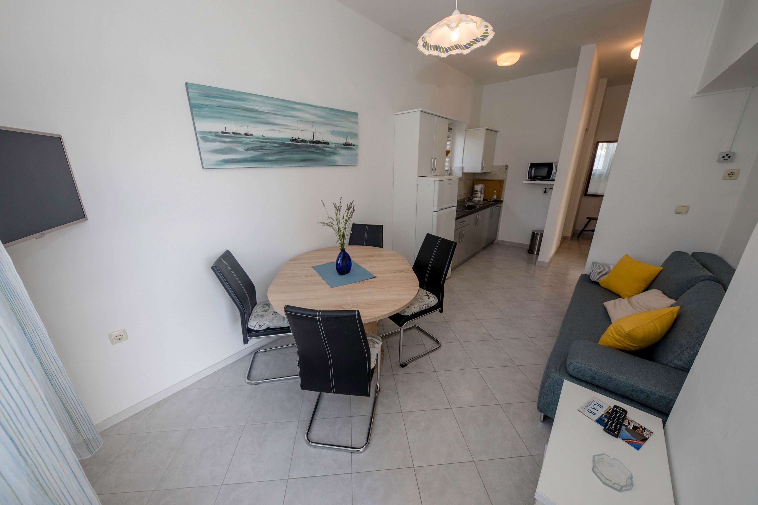 Two bedroom apartment with balcony and sea view Supetarska Draga - Donja, Rab (A-11769-a) Two bedroom apartment with balcony and sea view Supetarska Draga - Donja, Rab (A-11769-a)