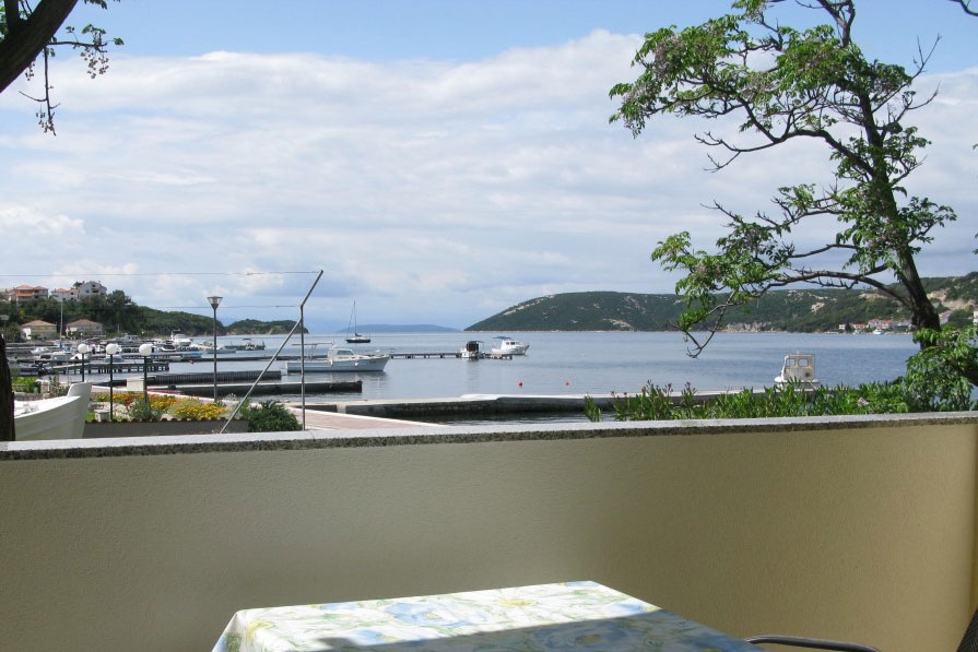 One bedroom apartment with balcony and sea view Supetarska Draga - Donja, Rab  A-b