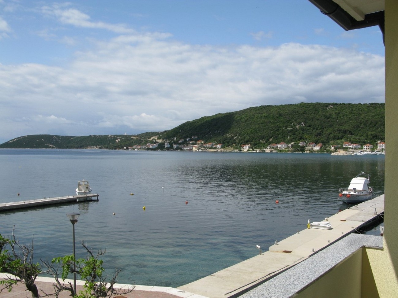 One bedroom apartment with balcony and sea view Supetarska Draga - Donja, Rab  A-c