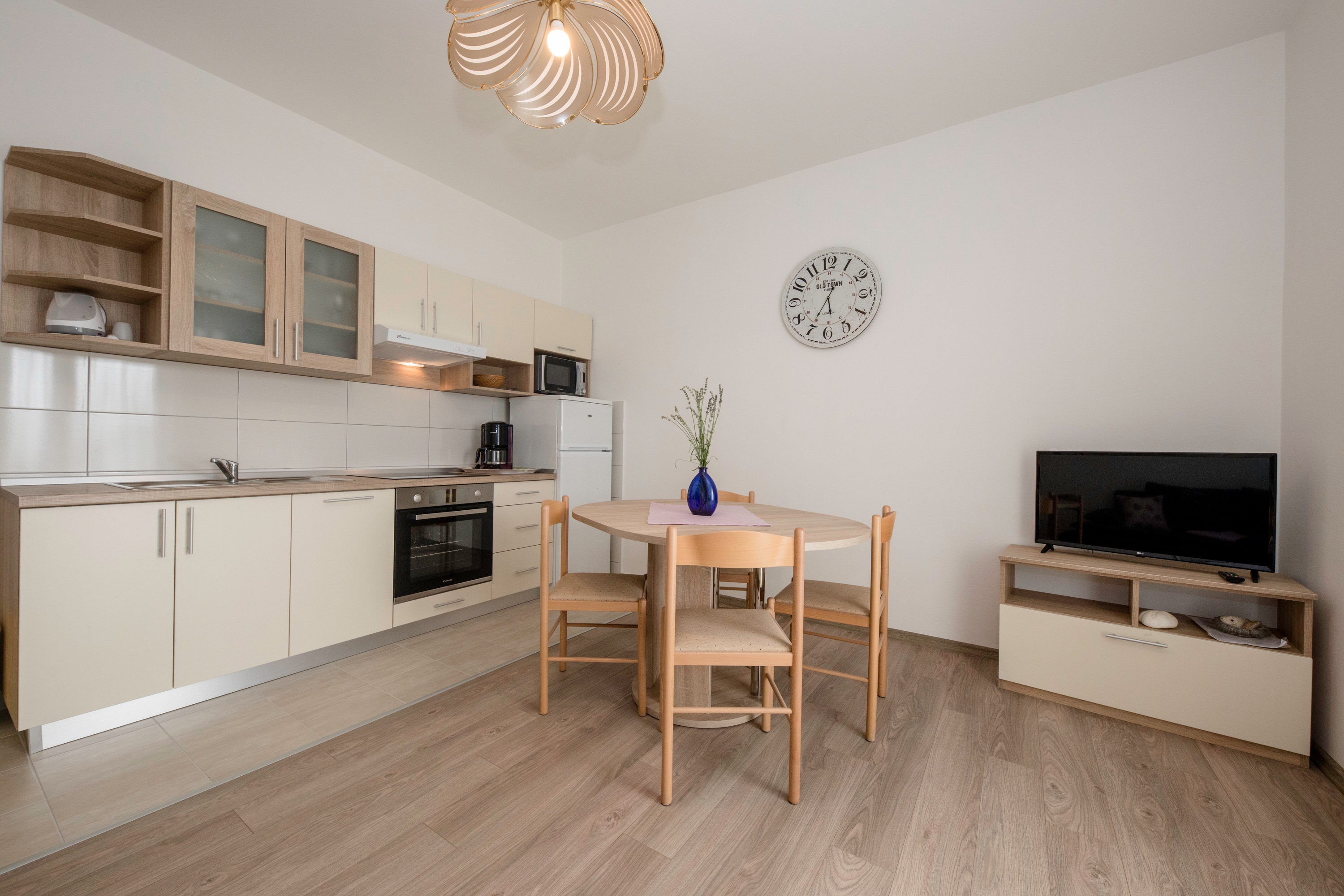 Two bedroom apartment with balcony and sea view Supetarska Draga - Donja, Rab (A-11769-d)