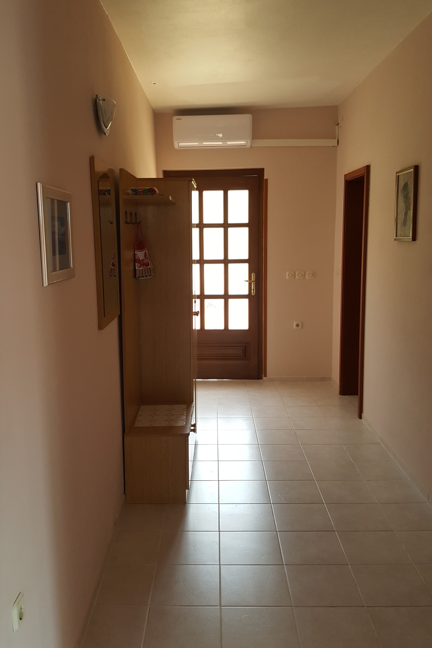 Dvosobni apartman s terasom i pogledom na more Lun, Pag  A-a