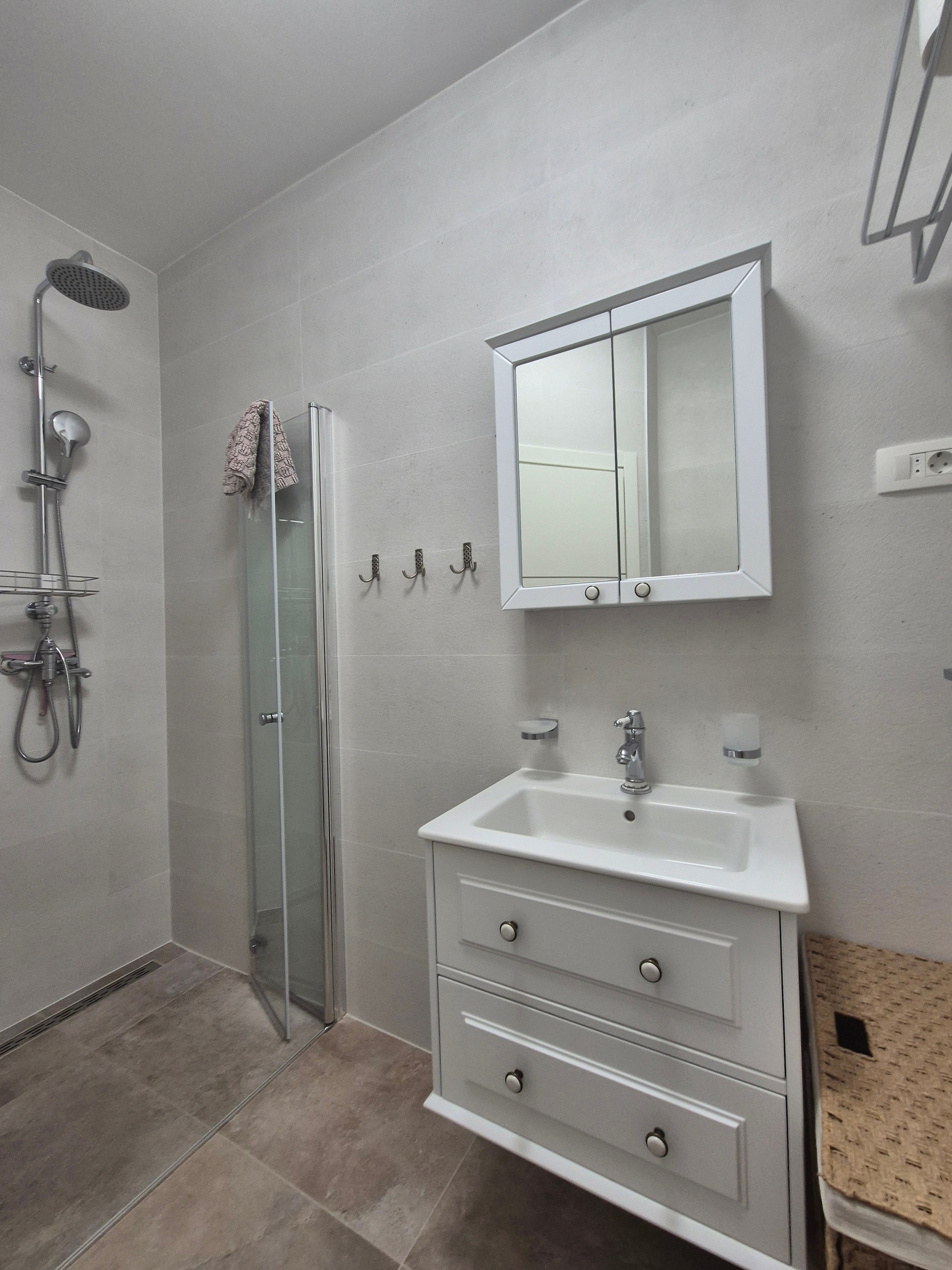 Three bedroom apartment with terrace Arbanija, Čiovo  A-c