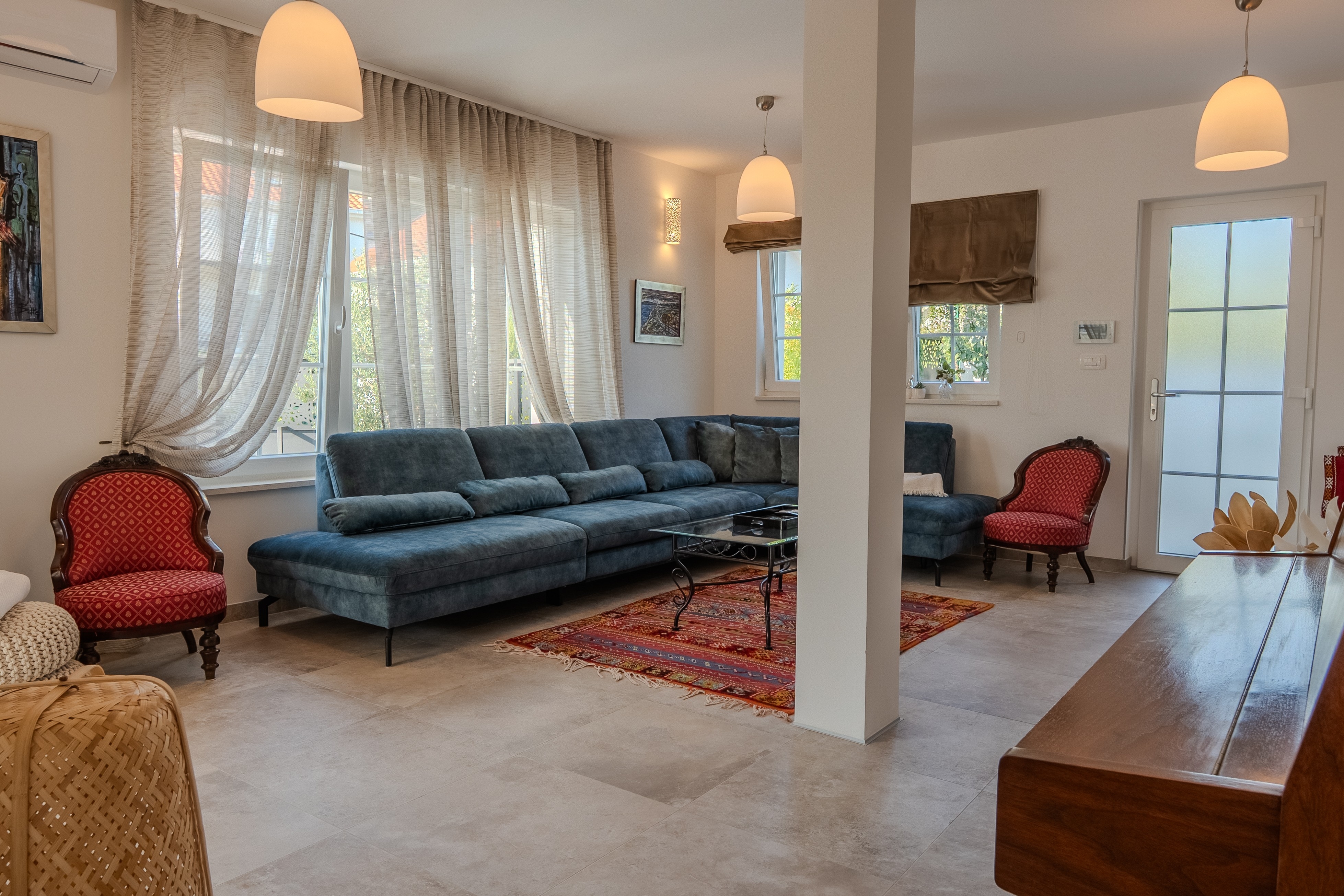 Three bedroom apartment with terrace Arbanija, Čiovo  A-c