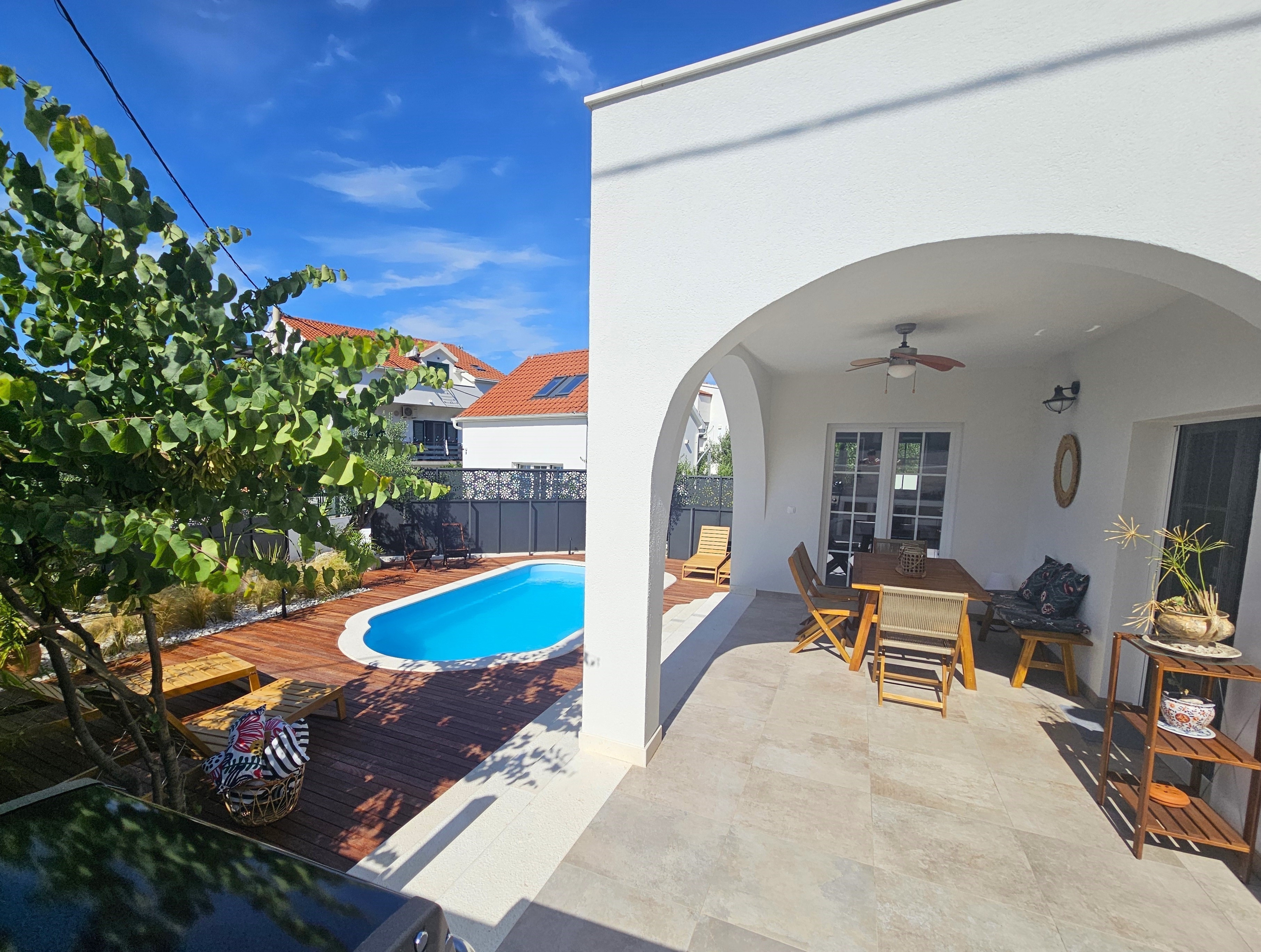 Three bedroom apartment with terrace Arbanija, Čiovo  A-c