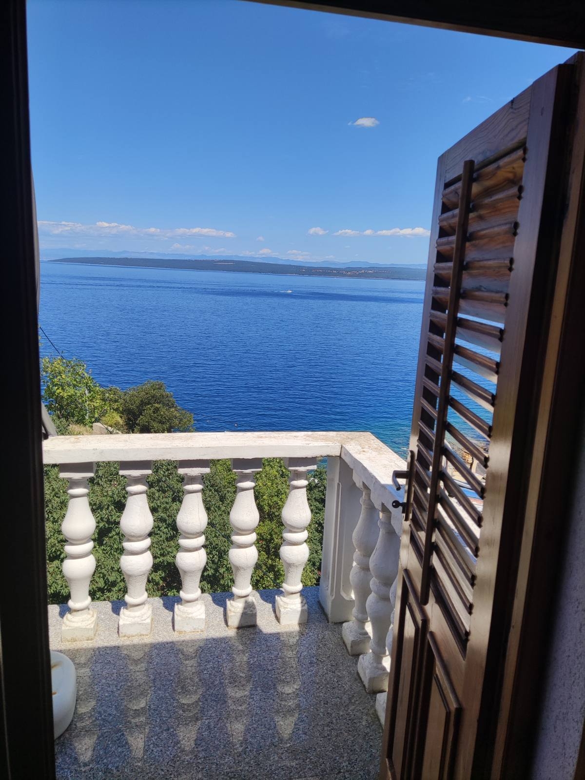 Two bedroom apartment with terrace and sea view Merag, Cres  A-a