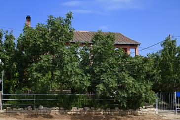 Property Karin Gornji, Novigrad, Property 11806 - Apartments near sea with pebble beach.