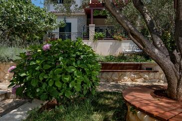 Property Zatoglav, Rogoznica, Property 11813 - Apartments near sea with pebble beach.
