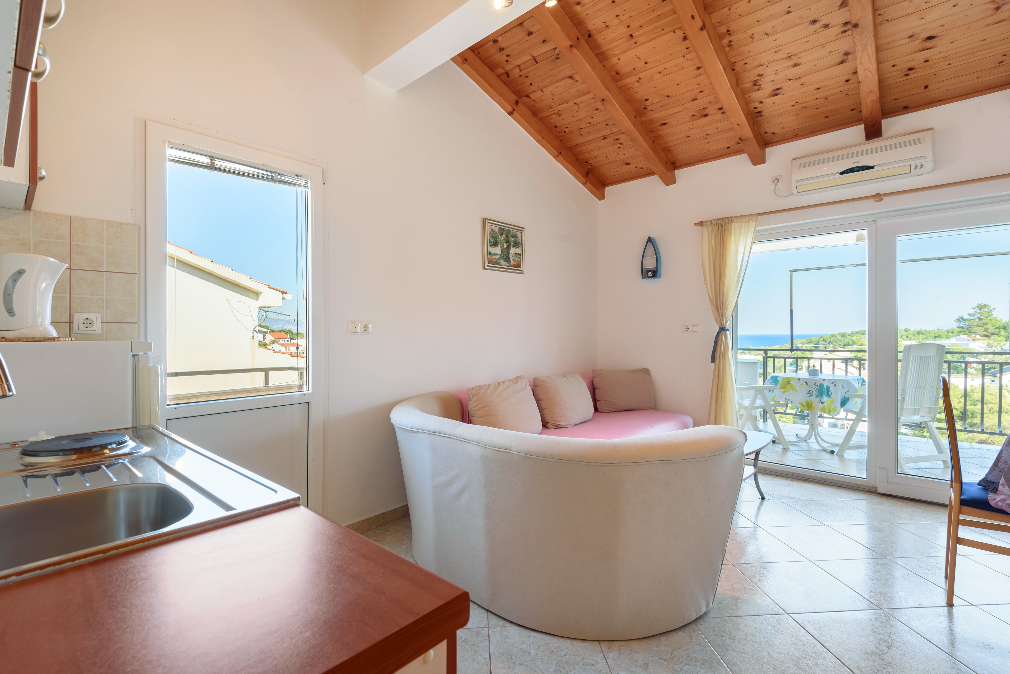 Studio flat near beach Basina, Hvar (AS-11817-b)