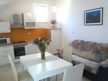 Dining room Sreser, Dining room in the apartment, dostupna klima, dopusteni kucni ljubimci i WIFI.