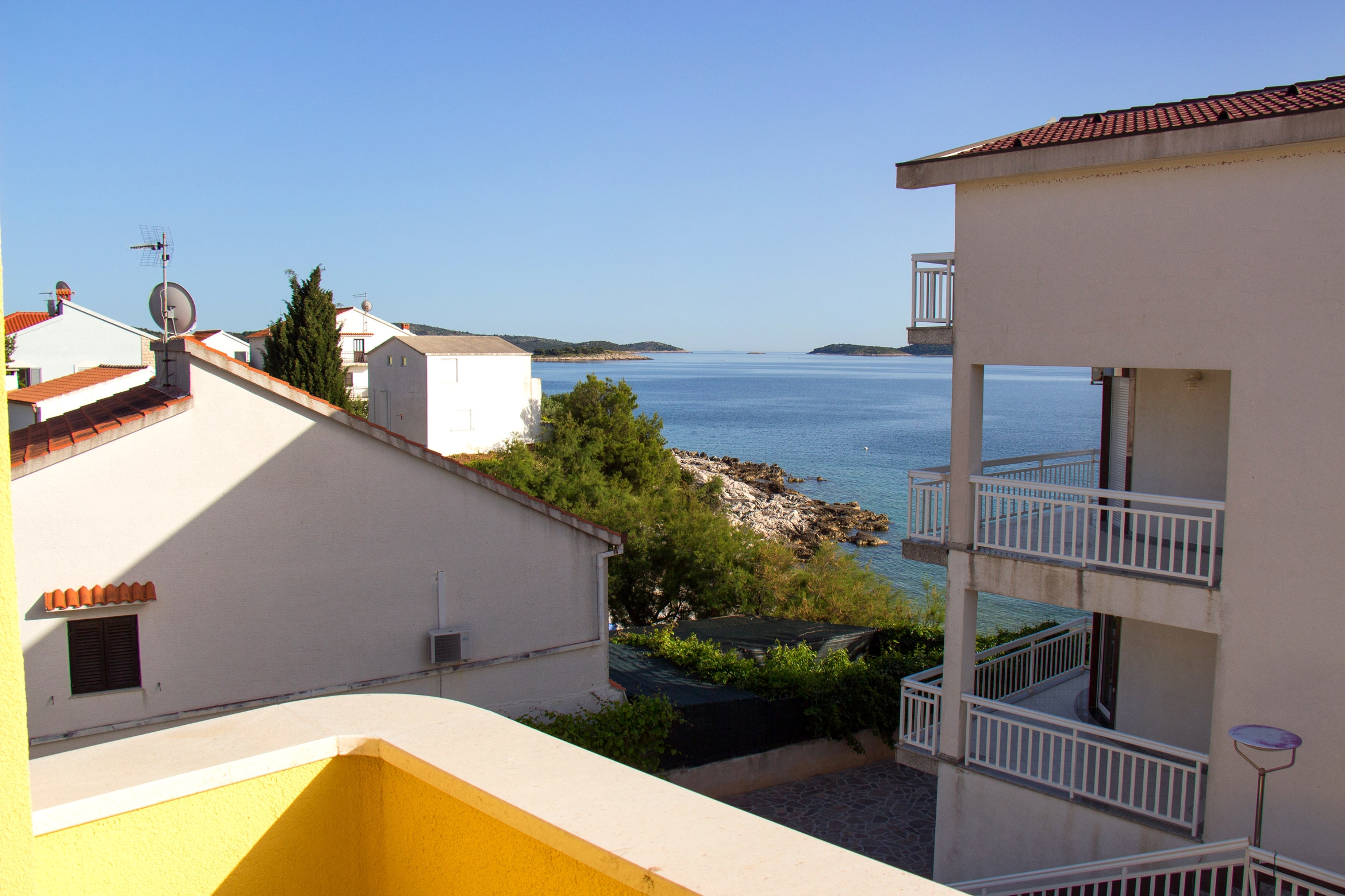 Two bedroom apartment near beach Zečevo Rtić, Rogoznica  A-c